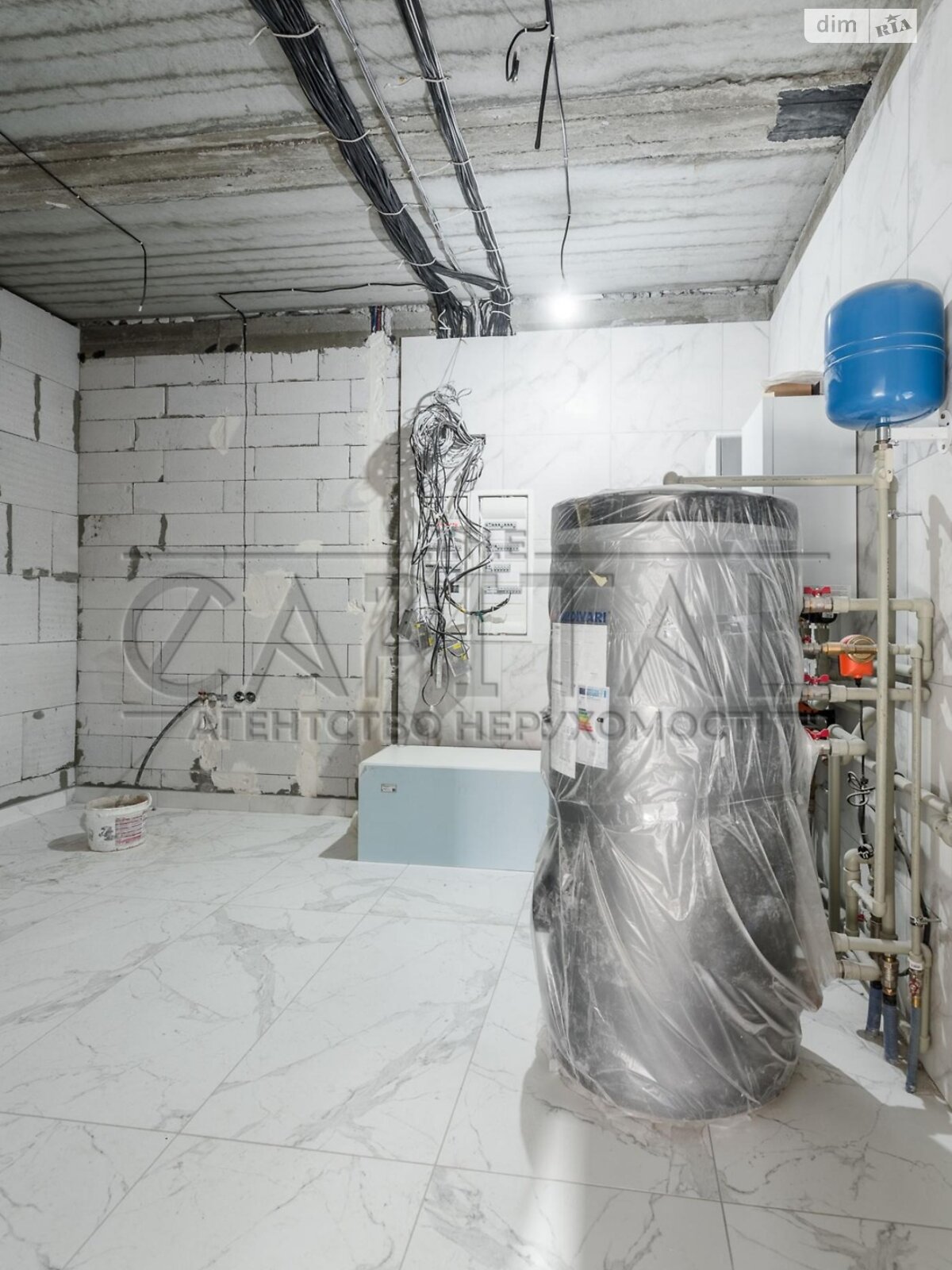 двухэтажный дом с гаражом, 439 кв. м, кирпич. Продажа в Горе фото 1