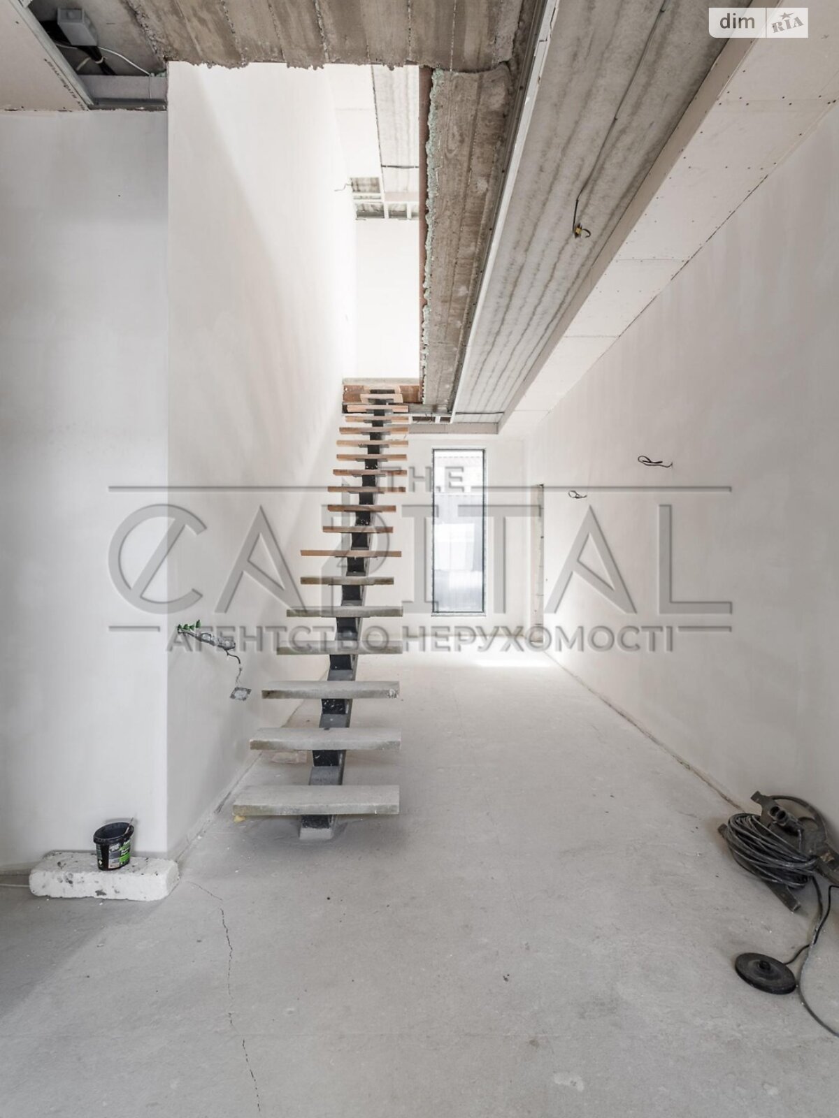 двухэтажный дом с гаражом, 439 кв. м, кирпич. Продажа в Горе фото 1