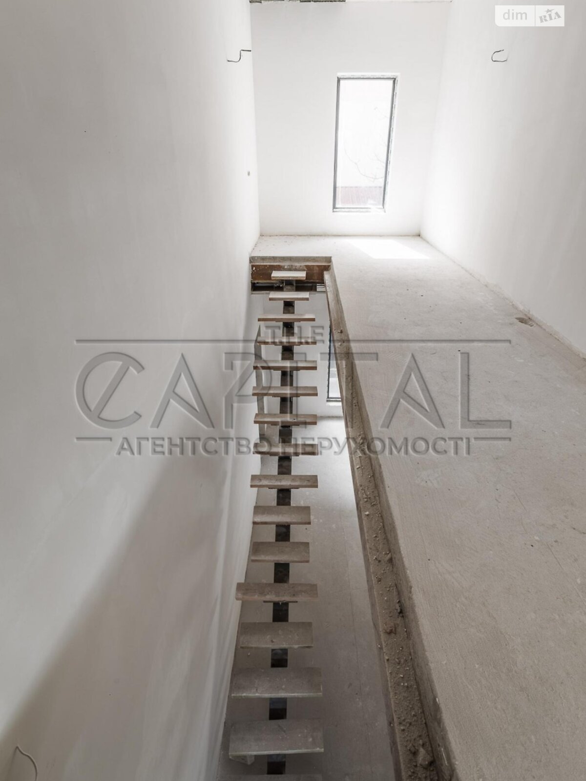 двухэтажный дом с гаражом, 439 кв. м, кирпич. Продажа в Горе фото 1