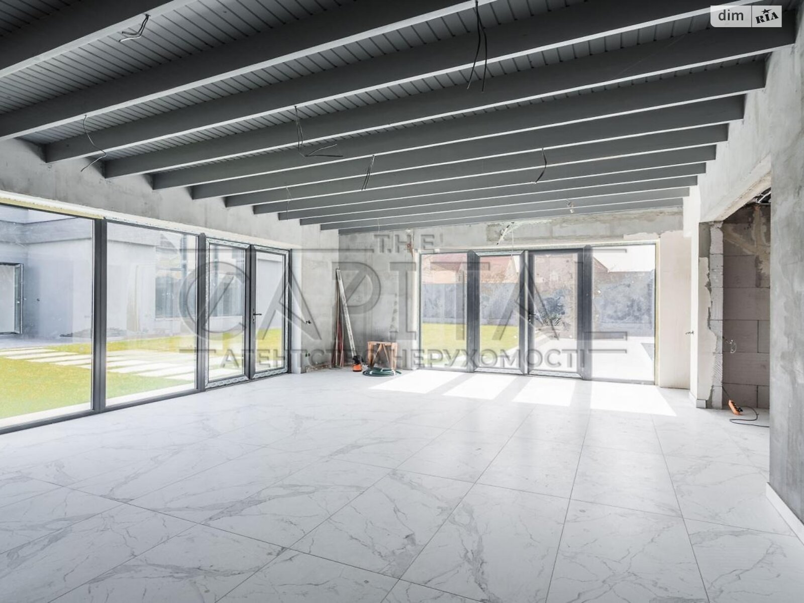 двухэтажный дом с гаражом, 439 кв. м, кирпич. Продажа в Горе фото 1