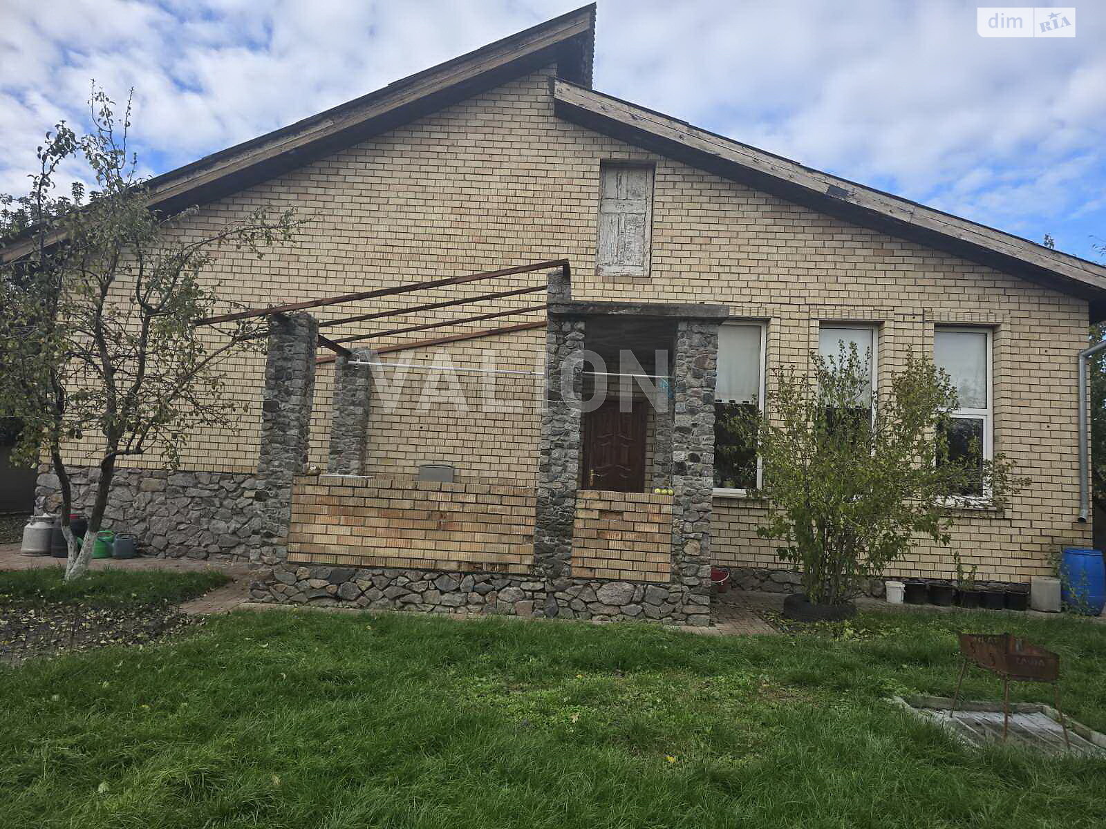 одноэтажный дом с верандой, 240 кв. м, кирпич. Продажа в Горе фото 1