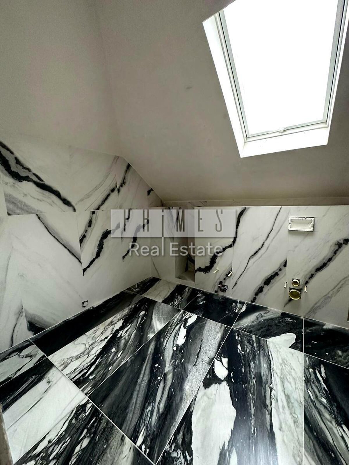 четырехэтажный дом, 255 кв. м, кирпич. Продажа в Горе фото 1