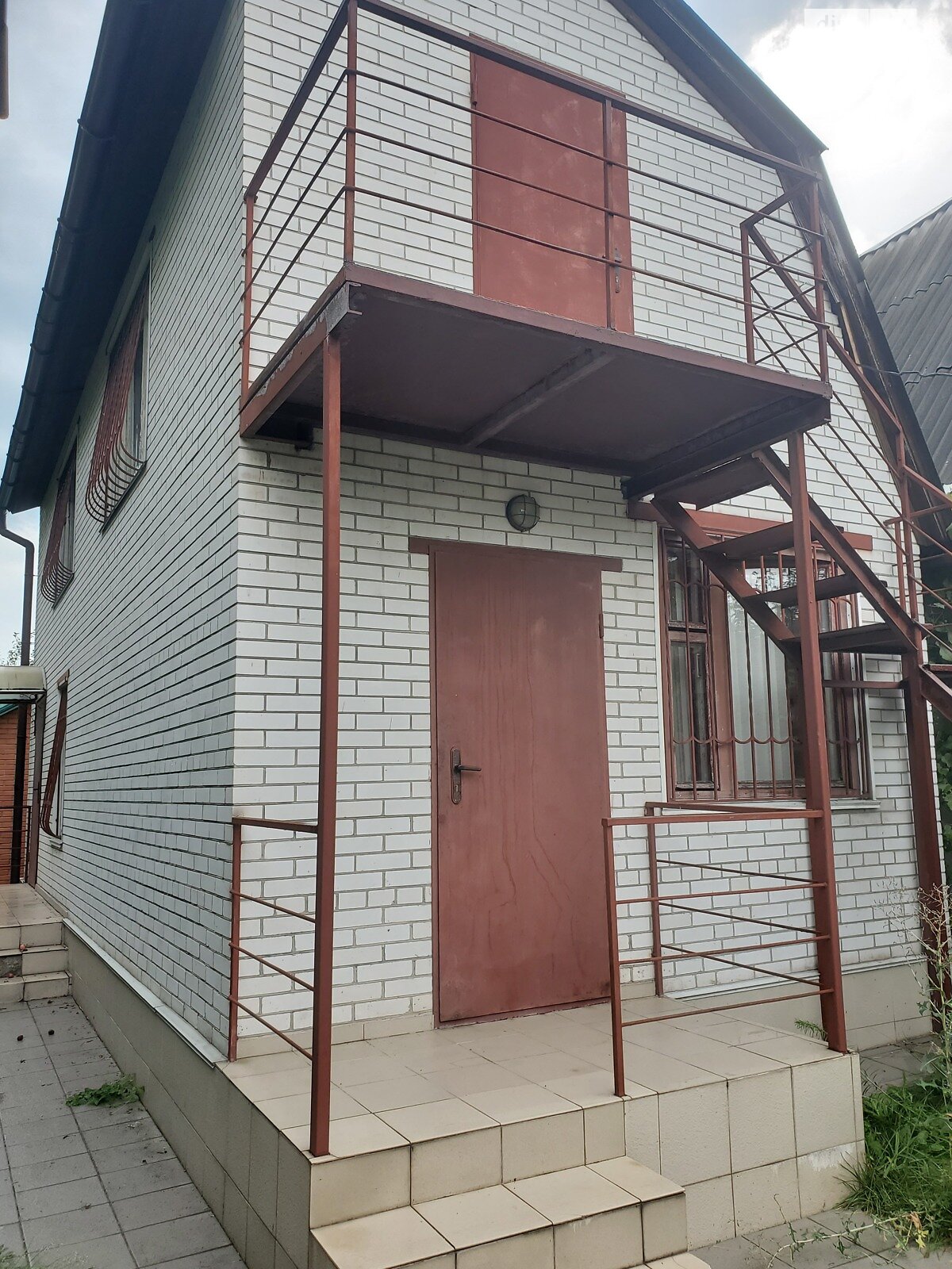 двухэтажный дом с верандой, 250 кв. м, кирпич. Продажа в Горе фото 1 двухэтажный дом с верандой, 250 кв. м, кирпич. Продажа в Горе фото 1