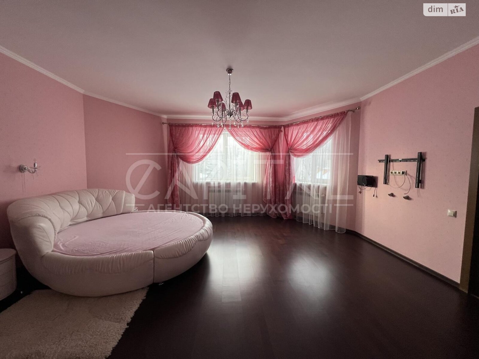 двоповерховий будинок бесідка, 768 кв. м, цегла. Продаж у Горі фото 1 двоповерховий будинок бесідка, 768 кв. м, цегла. Продаж у Горі фото 1