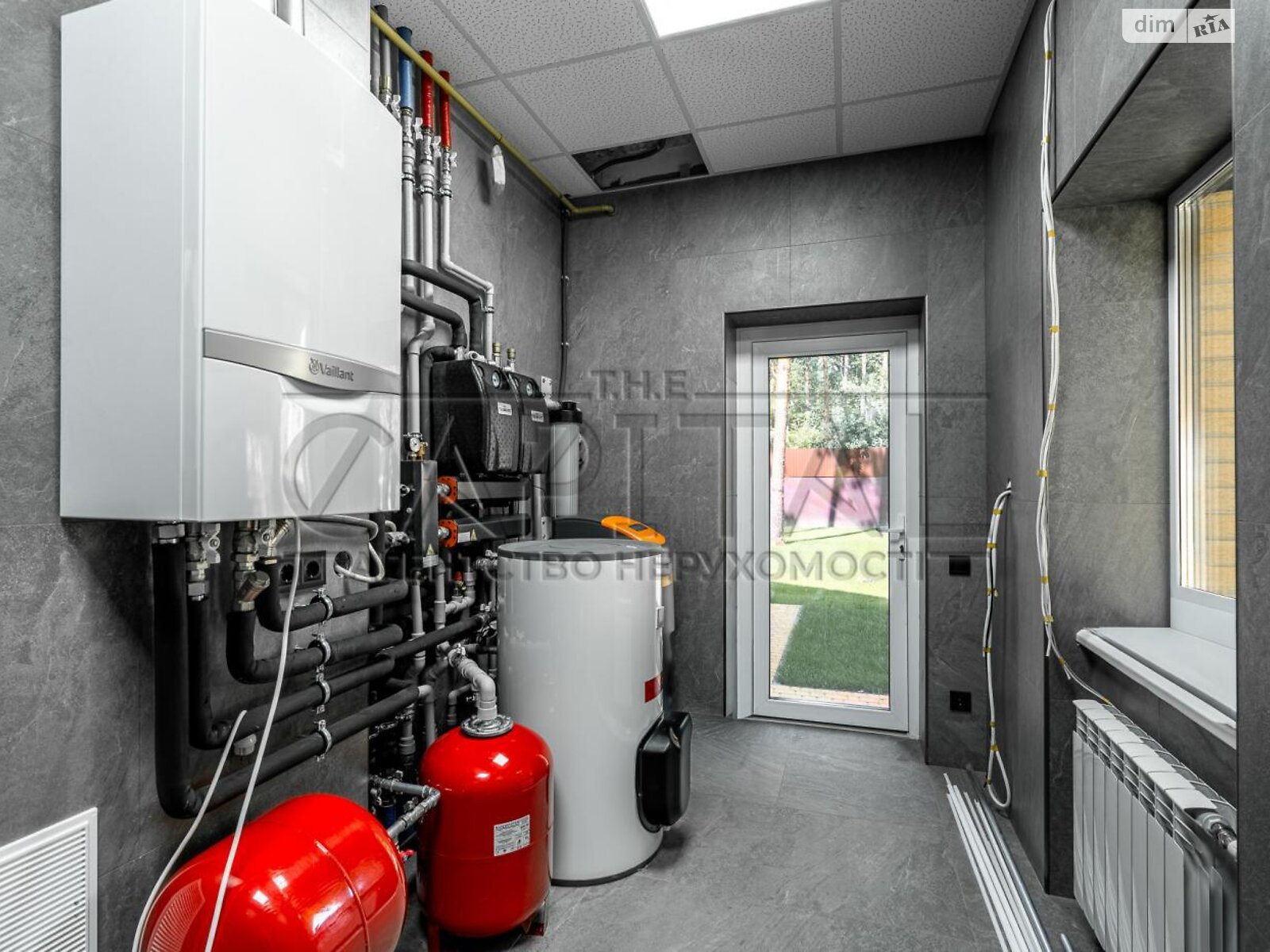 двухэтажный дом с гаражом, 250 кв. м, кирпич. Продажа в Горе фото 1