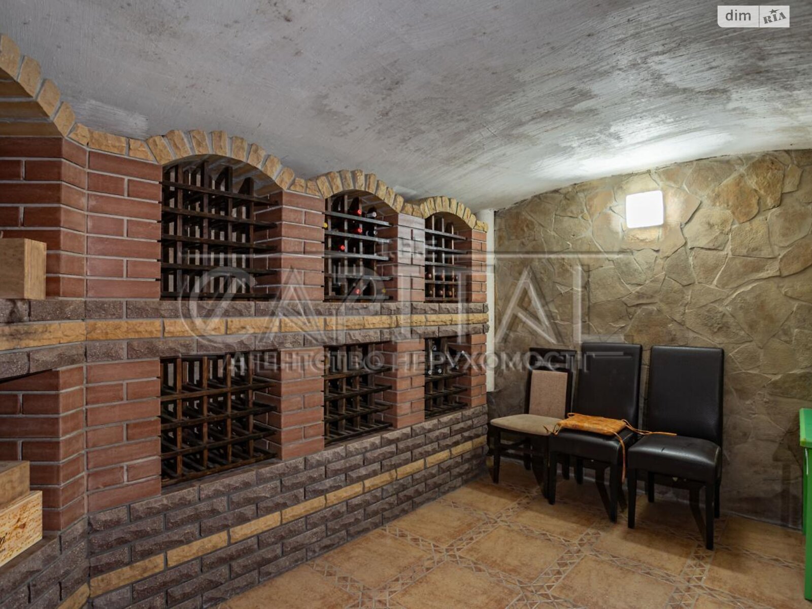 двухэтажный дом беседка, 780 кв. м, кирпич. Продажа в Горе фото 1 двухэтажный дом беседка, 780 кв. м, кирпич. Продажа в Горе фото 1