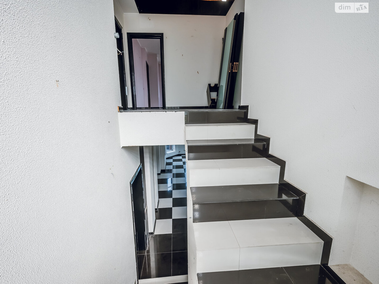 трехэтажный дом с мансардой, 252 кв. м, кирпич. Продажа в Горе фото 1 трехэтажный дом с мансардой, 252 кв. м, кирпич. Продажа в Горе фото 1