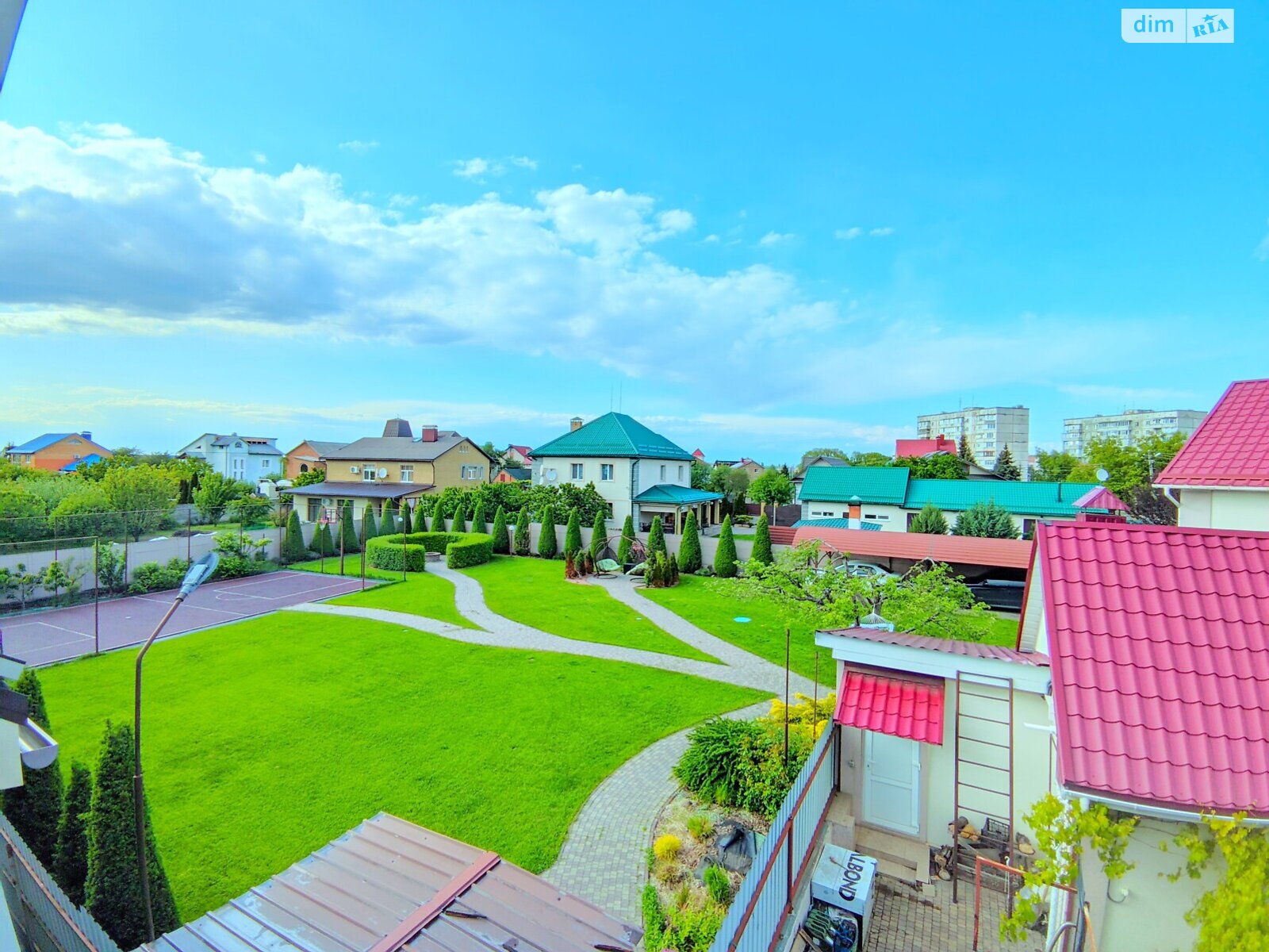 двоповерховий будинок, 670 кв. м, цегла. Продаж у Горбанівці фото 1 двоповерховий будинок, 670 кв. м, цегла. Продаж у Горбанівці фото 1