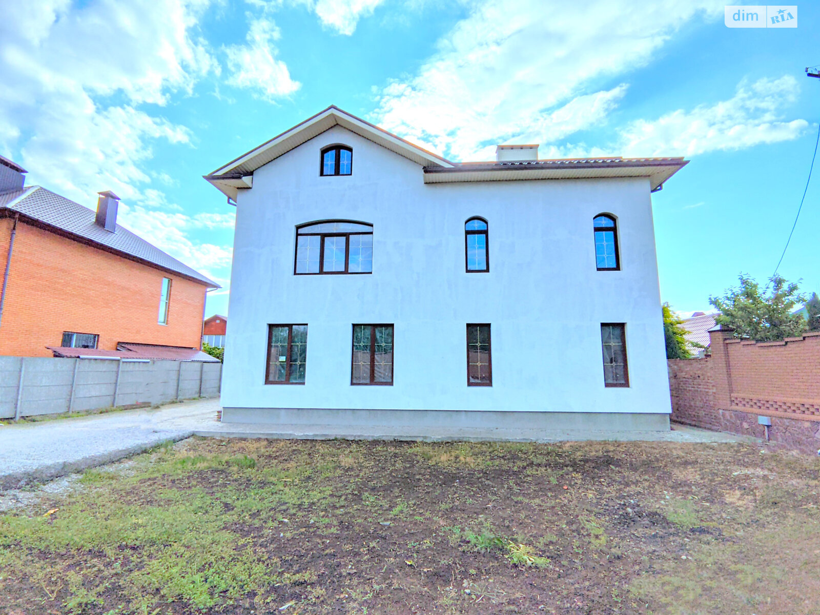двоповерховий будинок, 670 кв. м, цегла. Продаж у Горбанівці фото 1 двоповерховий будинок, 670 кв. м, цегла. Продаж у Горбанівці фото 1