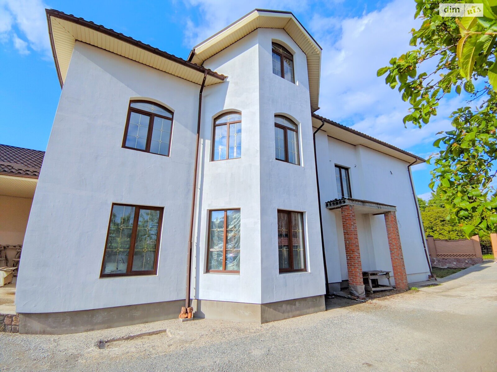 двоповерховий будинок, 670 кв. м, цегла. Продаж у Горбанівці фото 1 двоповерховий будинок, 670 кв. м, цегла. Продаж у Горбанівці фото 1