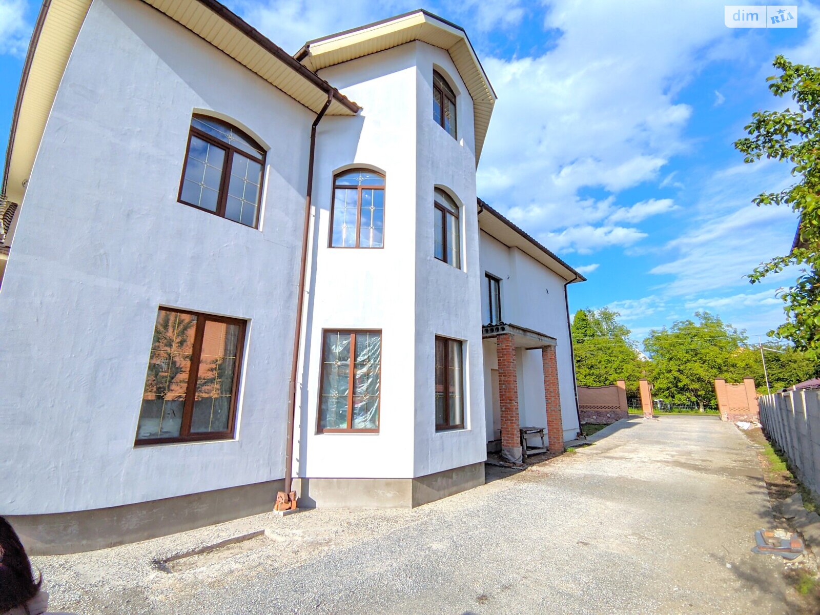 двоповерховий будинок, 670 кв. м, цегла. Продаж у Горбанівці фото 1 двоповерховий будинок, 670 кв. м, цегла. Продаж у Горбанівці фото 1