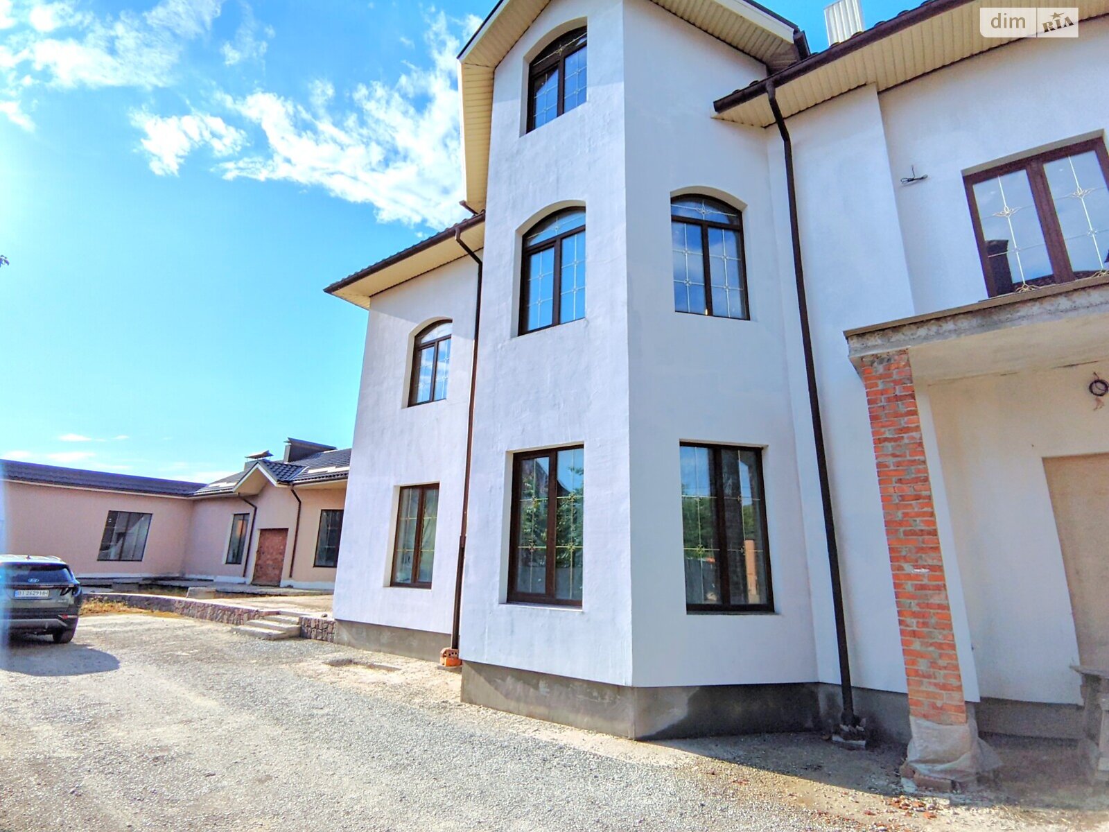двоповерховий будинок, 670 кв. м, цегла. Продаж у Горбанівці фото 1 двоповерховий будинок, 670 кв. м, цегла. Продаж у Горбанівці фото 1