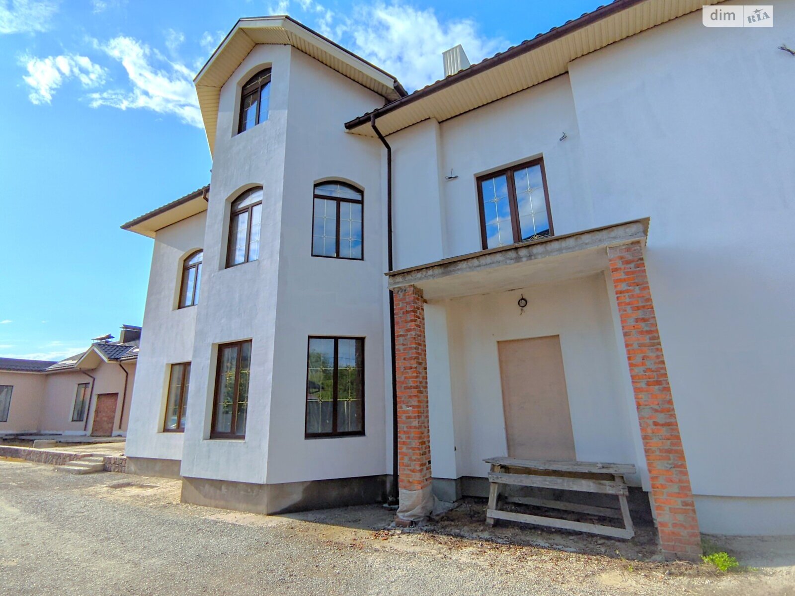 двоповерховий будинок, 670 кв. м, цегла. Продаж у Горбанівці фото 1 двоповерховий будинок, 670 кв. м, цегла. Продаж у Горбанівці фото 1