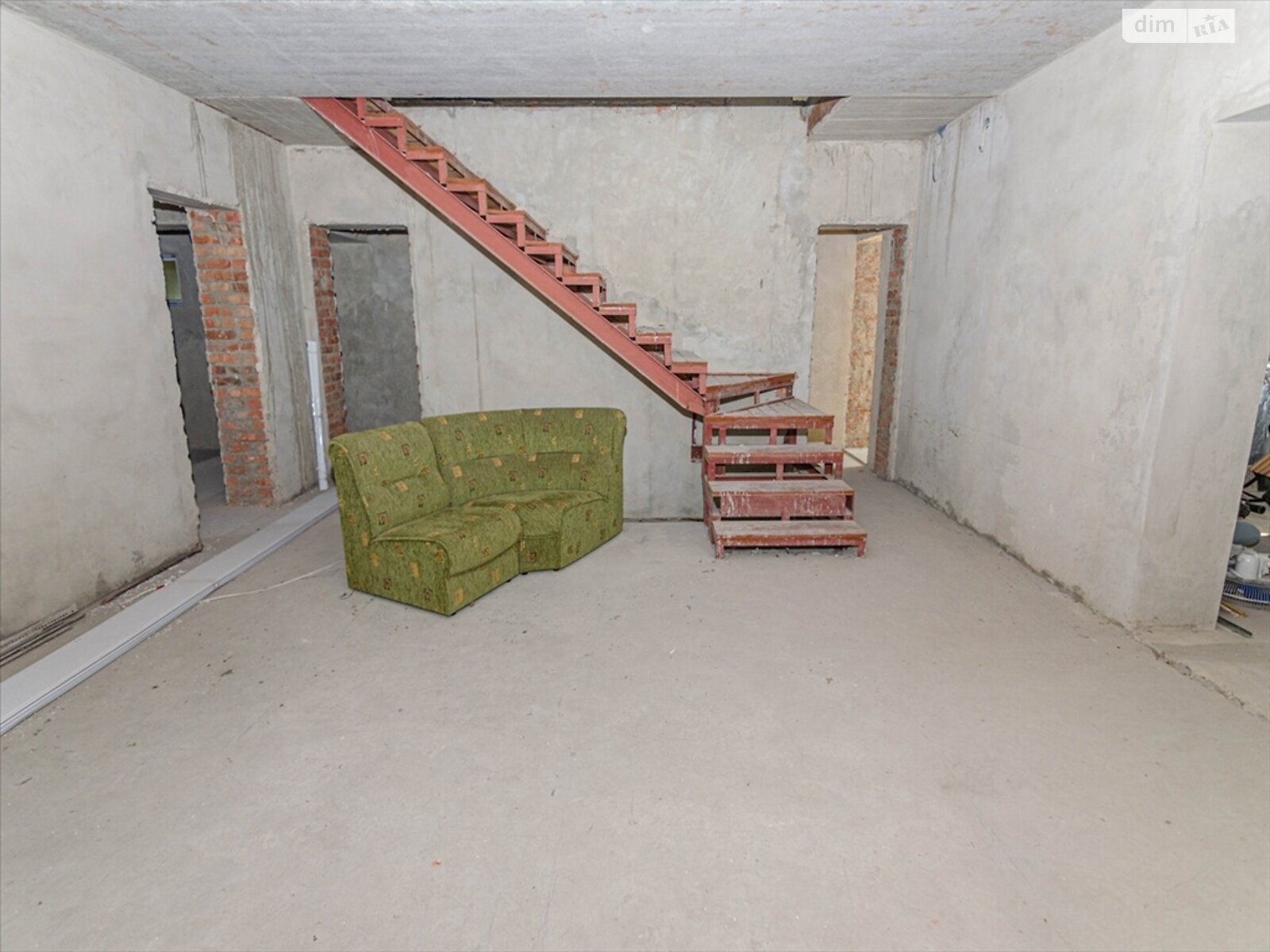 двоповерховий будинок з гаражем, 567 кв. м, цегла. Продаж у Горбанівці фото 1 двоповерховий будинок з гаражем, 567 кв. м, цегла. Продаж у Горбанівці фото 1