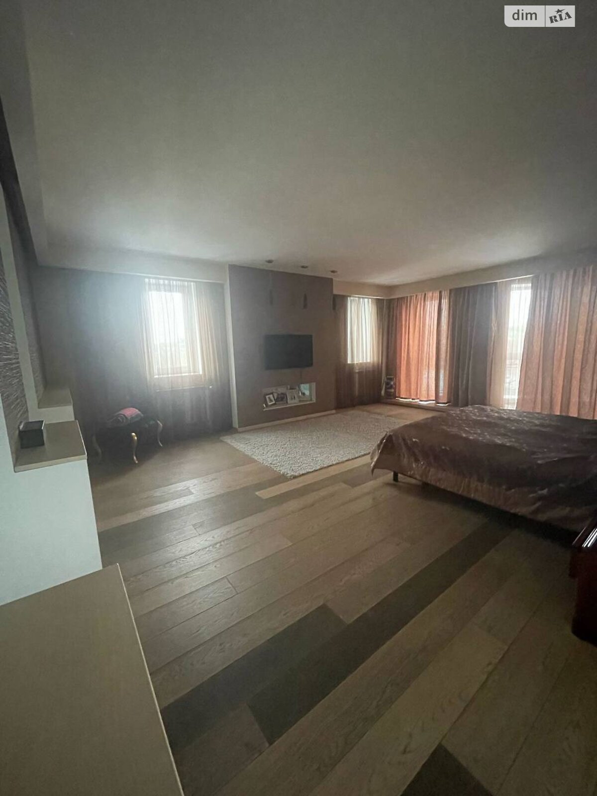 трехэтажный дом беседка, 1000 кв. м, кирпич. Продажа в Горбовичах фото 1 трехэтажный дом беседка, 1000 кв. м, кирпич. Продажа в Горбовичах фото 1
