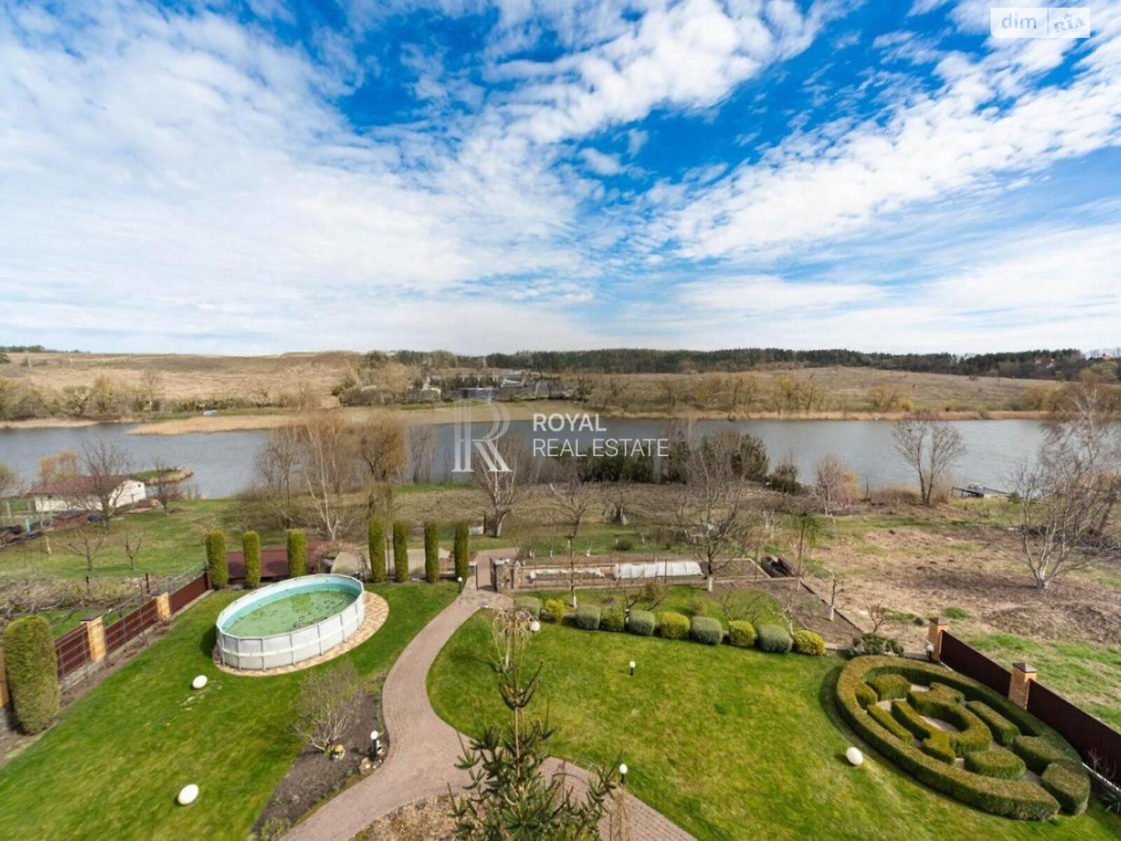 триповерховий будинок, 932.3 кв. м, цегла. Продаж у Горбовичах фото 1 триповерховий будинок, 932.3 кв. м, цегла. Продаж у Горбовичах фото 1