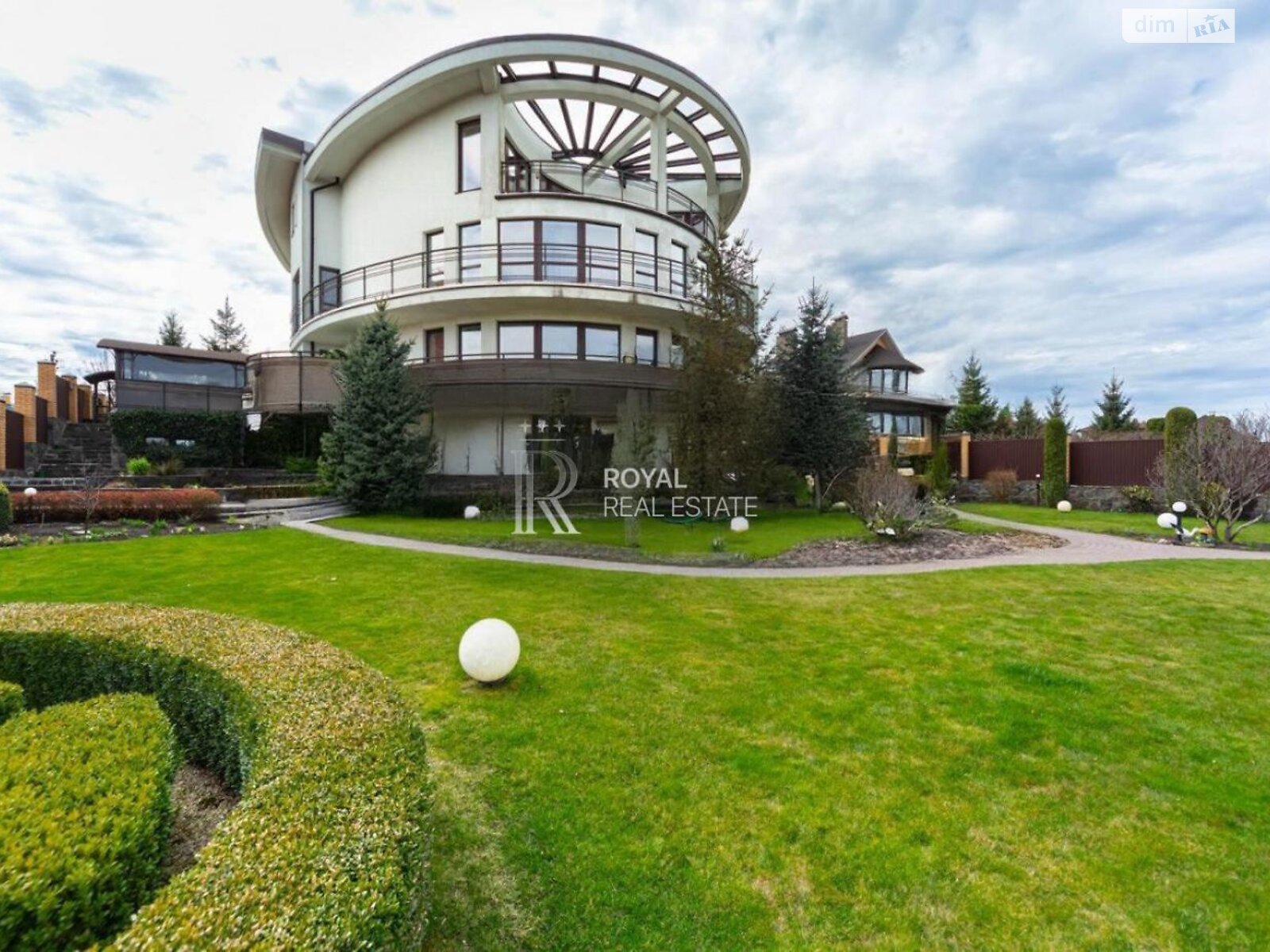 триповерховий будинок, 932.3 кв. м, цегла. Продаж у Горбовичах фото 1 триповерховий будинок, 932.3 кв. м, цегла. Продаж у Горбовичах фото 1
