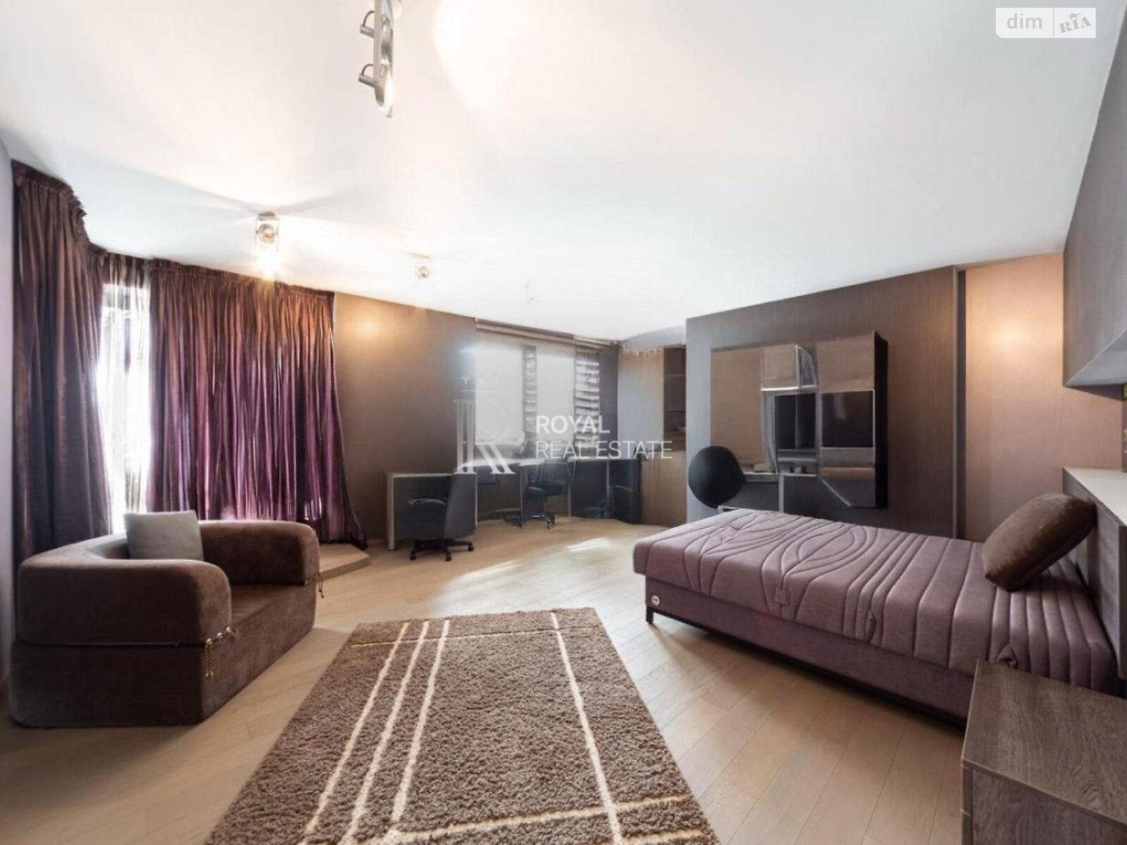 триповерховий будинок, 932.3 кв. м, цегла. Продаж у Горбовичах фото 1 триповерховий будинок, 932.3 кв. м, цегла. Продаж у Горбовичах фото 1