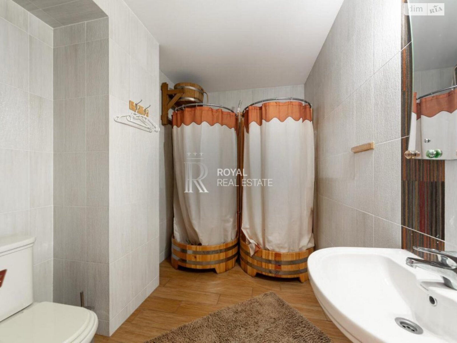 триповерховий будинок, 932.3 кв. м, цегла. Продаж у Горбовичах фото 1 триповерховий будинок, 932.3 кв. м, цегла. Продаж у Горбовичах фото 1