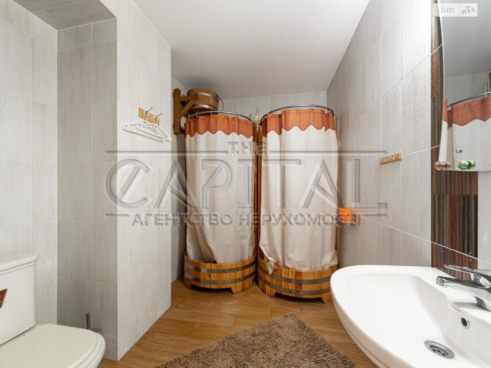 трехэтажный дом беседка, 1000 кв. м, кирпич. Продажа в Горбовичах фото 1 трехэтажный дом беседка, 1000 кв. м, кирпич. Продажа в Горбовичах фото 1