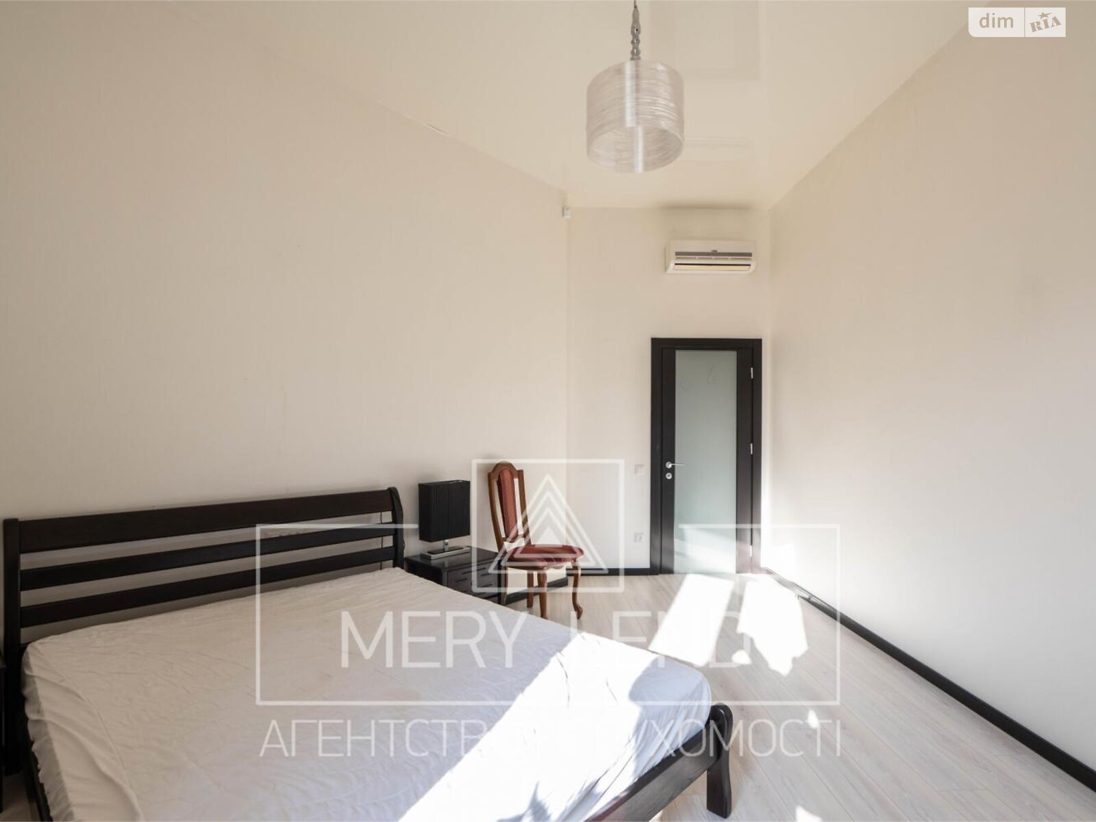 триповерховий будинок бесідка, 570 кв. м, газобетон. Продаж у Горбовичах фото 1 триповерховий будинок бесідка, 570 кв. м, газобетон. Продаж у Горбовичах фото 1