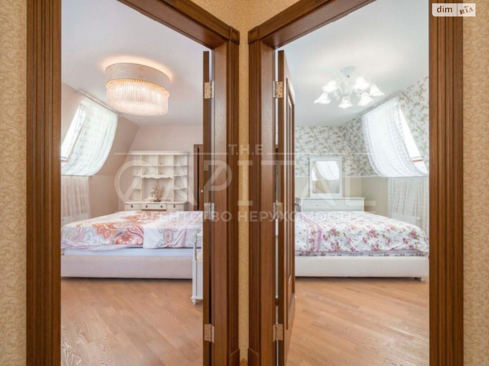 двухэтажный дом с балконом, 930 кв. м, кирпич. Продажа в Горбовичах фото 1