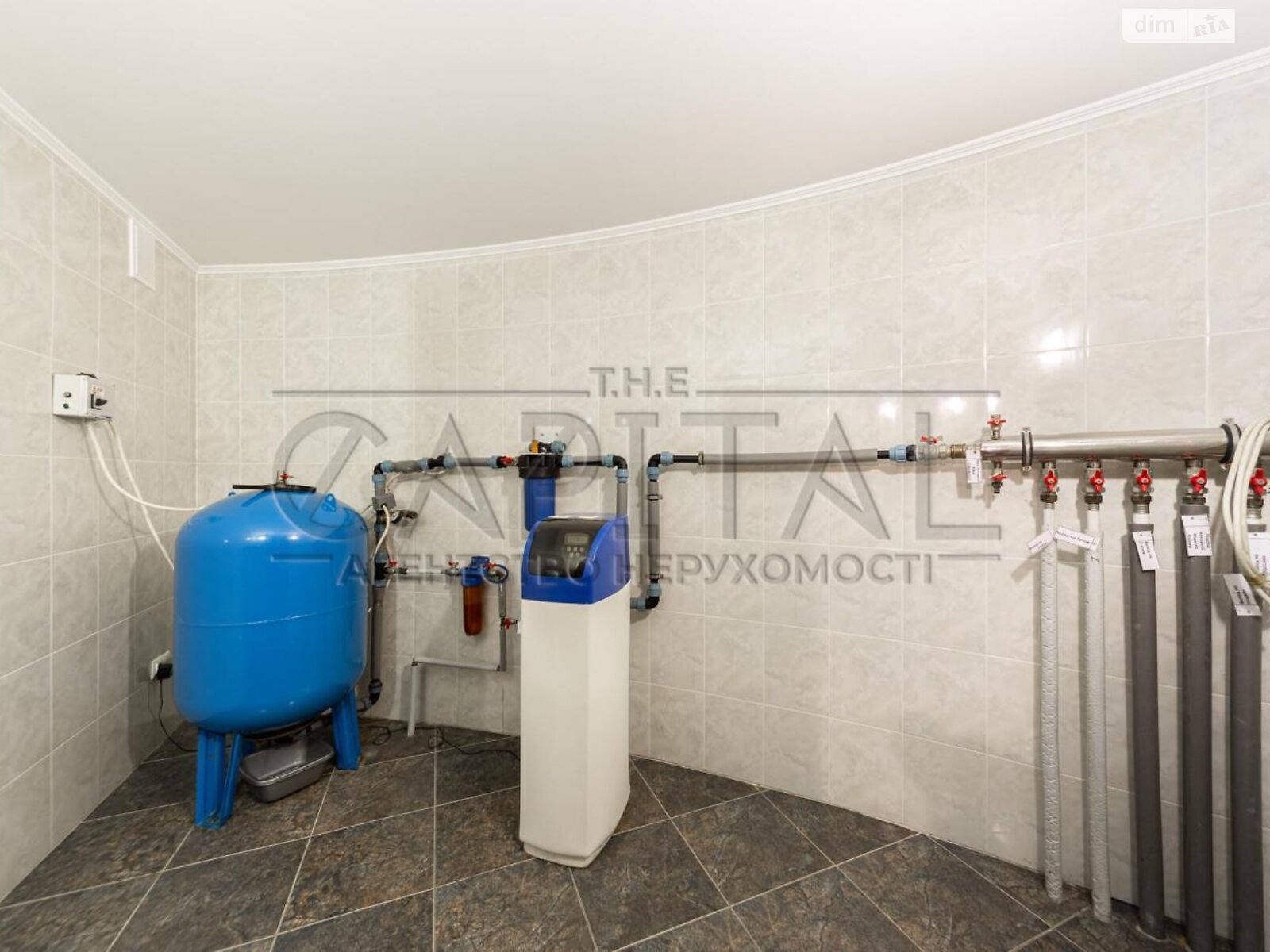 трехэтажный дом, 1000 кв. м, кирпич. Продажа в Горбовичах фото 1 трехэтажный дом, 1000 кв. м, кирпич. Продажа в Горбовичах фото 1