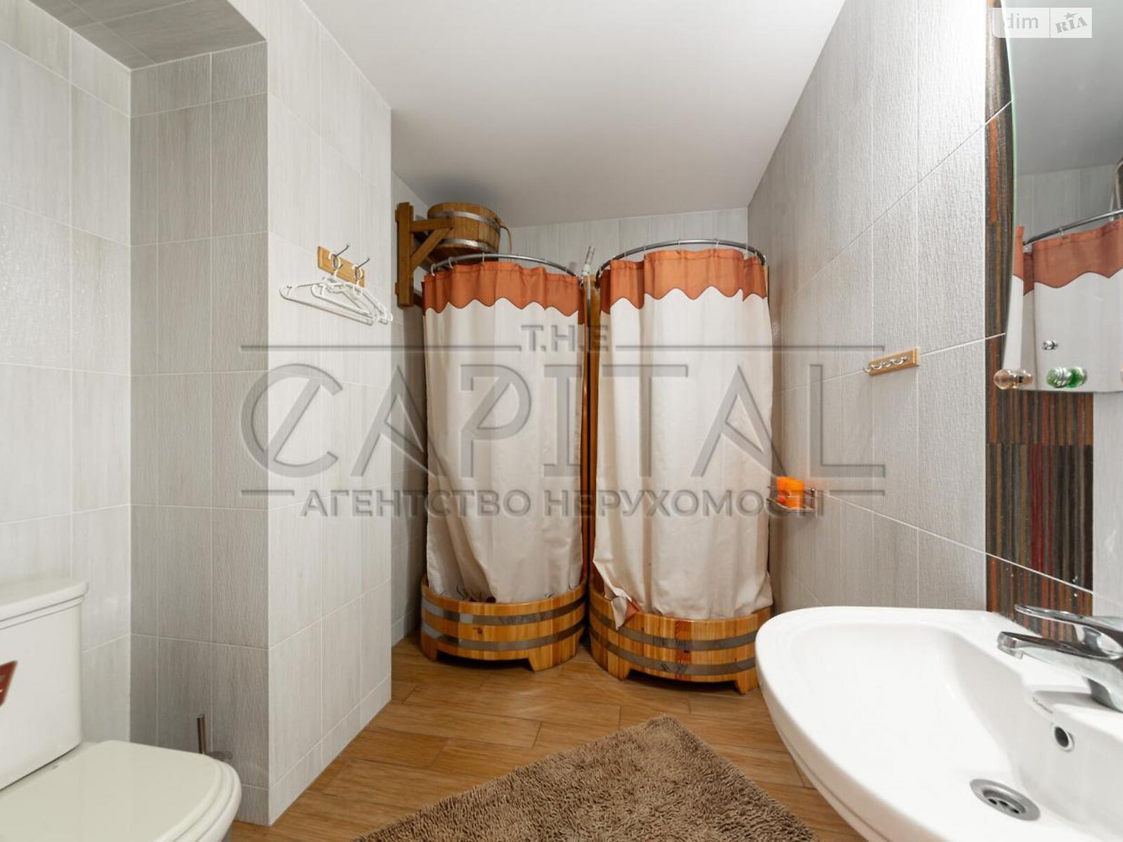 трехэтажный дом, 1000 кв. м, кирпич. Продажа в Горбовичах фото 1 трехэтажный дом, 1000 кв. м, кирпич. Продажа в Горбовичах фото 1