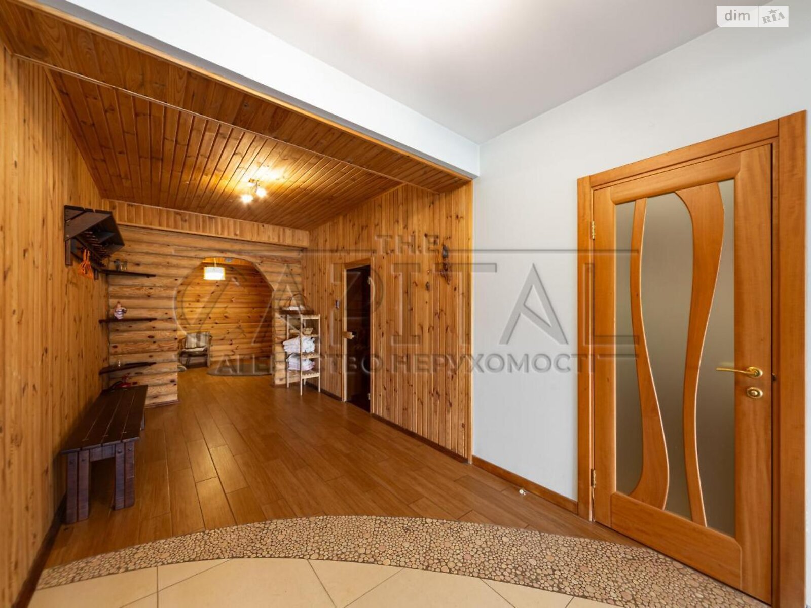 трехэтажный дом, 1000 кв. м, кирпич. Продажа в Горбовичах фото 1 трехэтажный дом, 1000 кв. м, кирпич. Продажа в Горбовичах фото 1