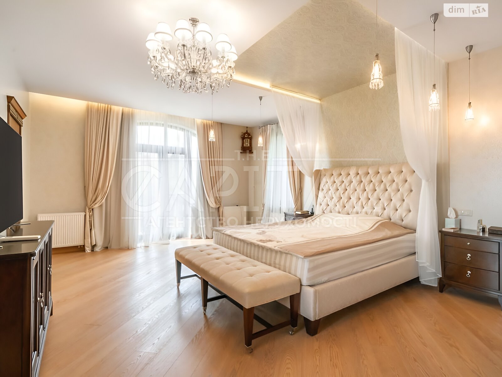 двухэтажный дом с отоплением, 930 кв. м, кирпич. Продажа в Горбовичах фото 1 двухэтажный дом с отоплением, 930 кв. м, кирпич. Продажа в Горбовичах фото 1