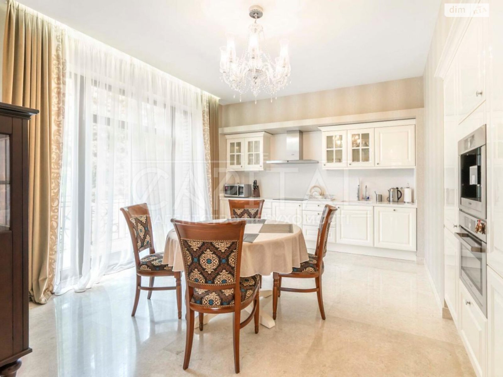 двухэтажный дом с отоплением, 930 кв. м, кирпич. Продажа в Горбовичах фото 1 двухэтажный дом с отоплением, 930 кв. м, кирпич. Продажа в Горбовичах фото 1