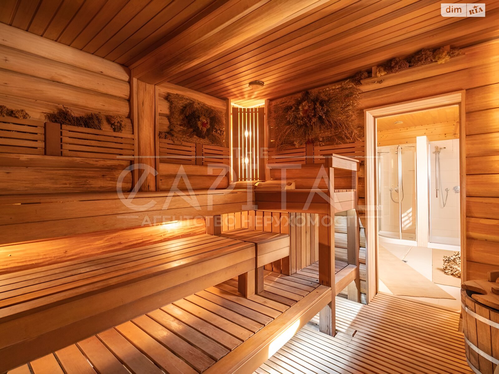 двухэтажный дом с отоплением, 930 кв. м, кирпич. Продажа в Горбовичах фото 1 двухэтажный дом с отоплением, 930 кв. м, кирпич. Продажа в Горбовичах фото 1