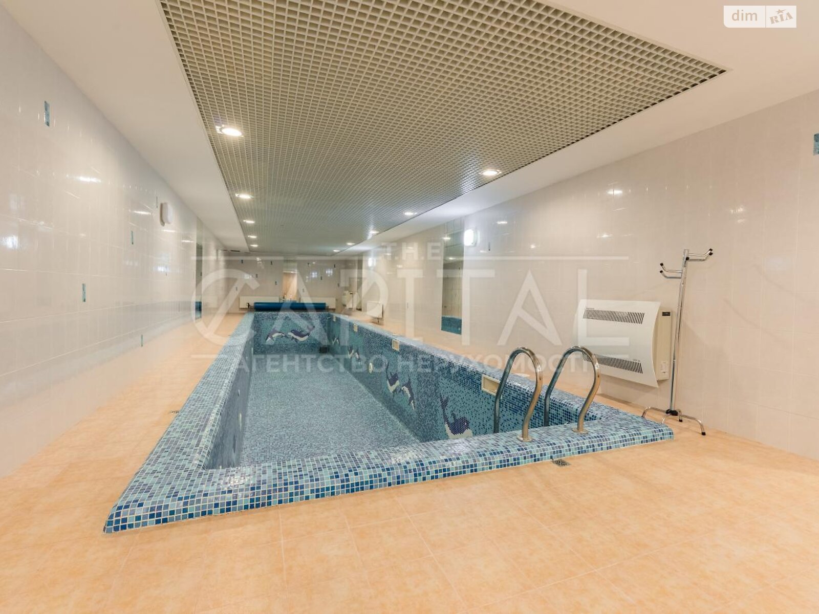 трехэтажный дом с балконом, 950 кв. м, кирпич. Продажа в Гореничах фото 1 трехэтажный дом с балконом, 950 кв. м, кирпич. Продажа в Гореничах фото 1