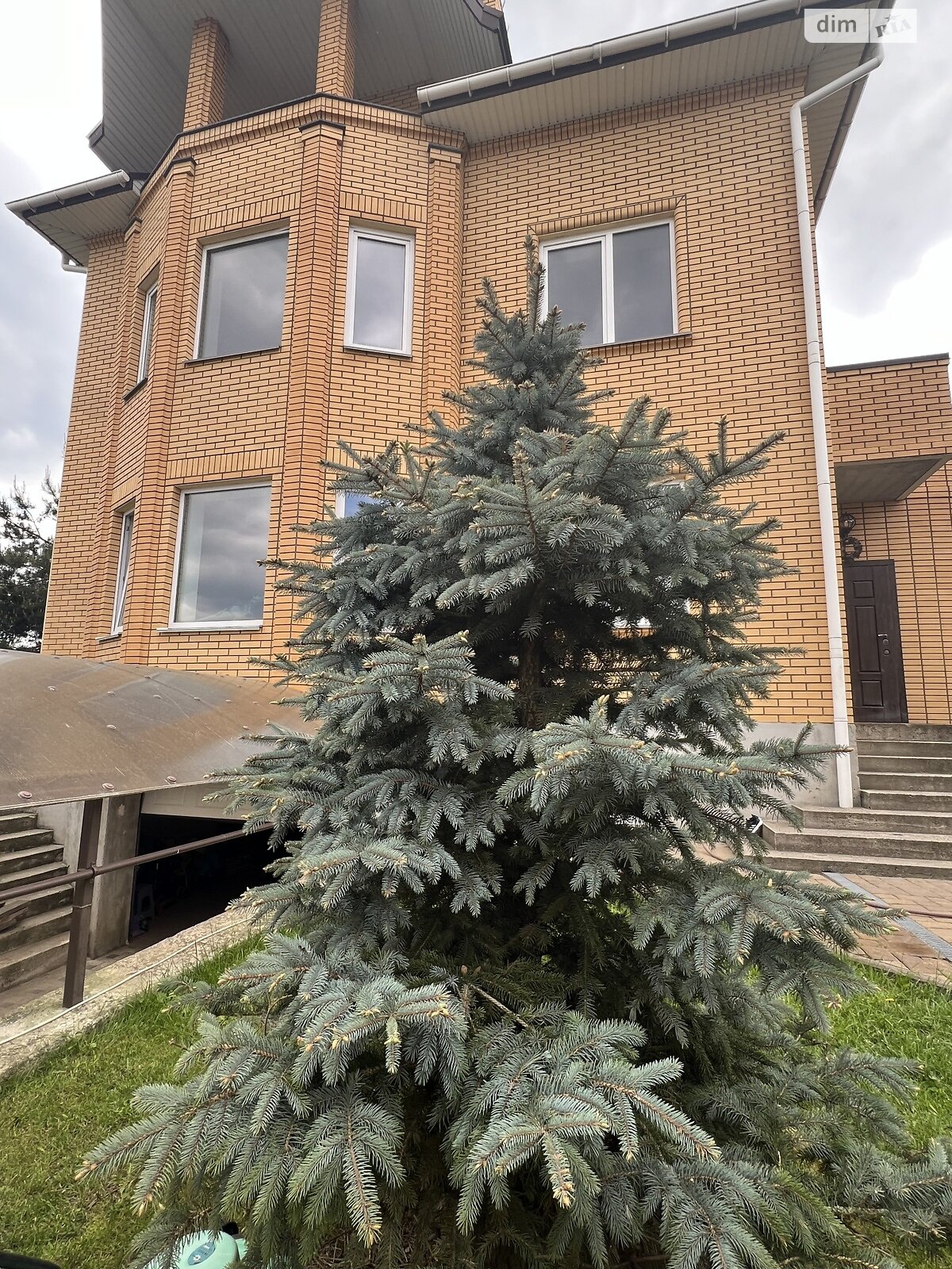 триповерховий будинок з гаражем, 300 кв. м, цегла. Продаж у Гореничах фото 1