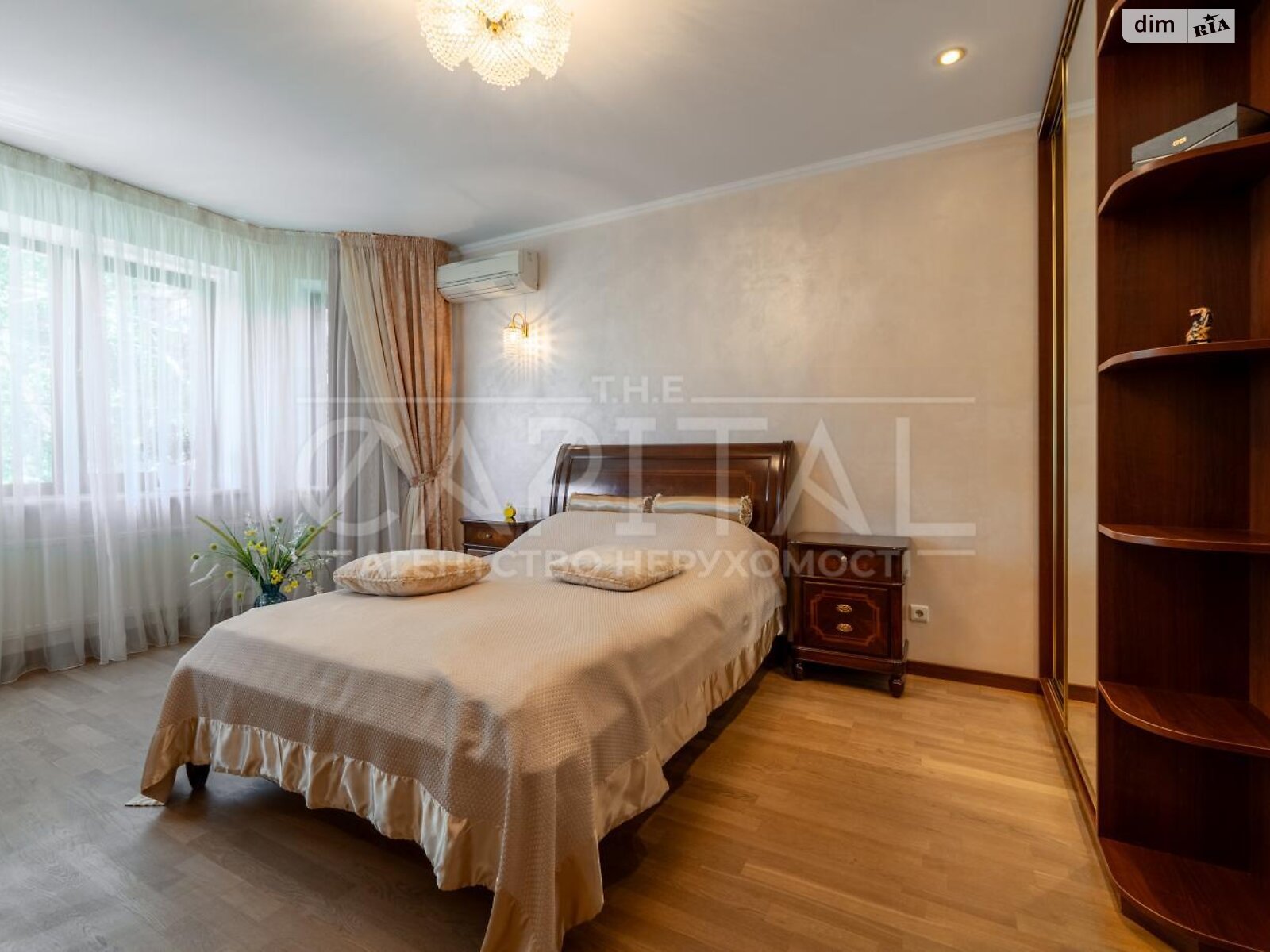 триповерховий будинок з гаражем, 488 кв. м, цегла. Продаж у Гореничах фото 1 триповерховий будинок з гаражем, 488 кв. м, цегла. Продаж у Гореничах фото 1