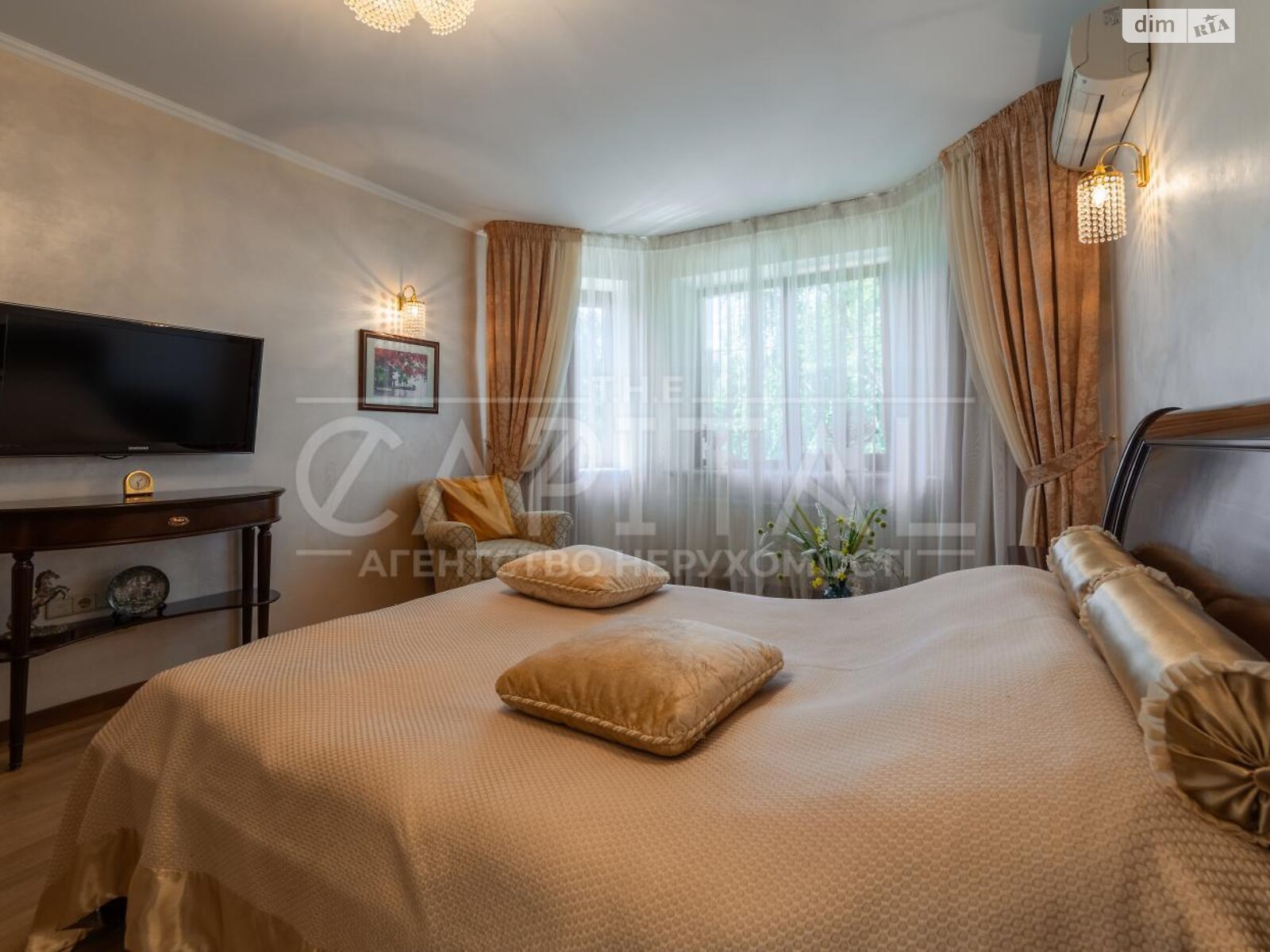 триповерховий будинок з гаражем, 488 кв. м, цегла. Продаж у Гореничах фото 1 триповерховий будинок з гаражем, 488 кв. м, цегла. Продаж у Гореничах фото 1