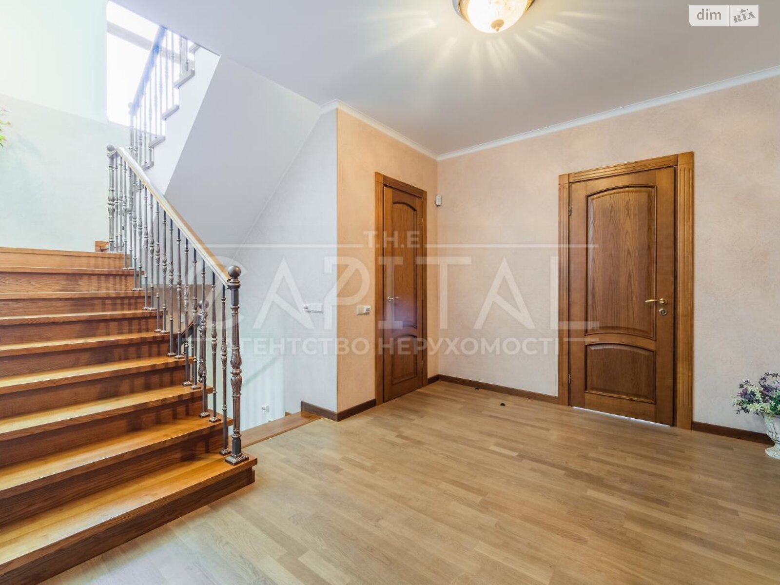 триповерховий будинок з гаражем, 488 кв. м, цегла. Продаж у Гореничах фото 1 триповерховий будинок з гаражем, 488 кв. м, цегла. Продаж у Гореничах фото 1