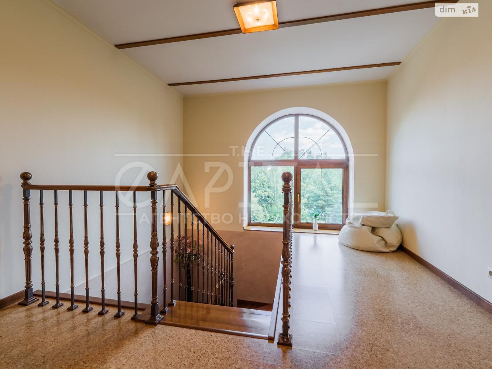 триповерховий будинок з гаражем, 488 кв. м, цегла. Продаж у Гореничах фото 1 триповерховий будинок з гаражем, 488 кв. м, цегла. Продаж у Гореничах фото 1