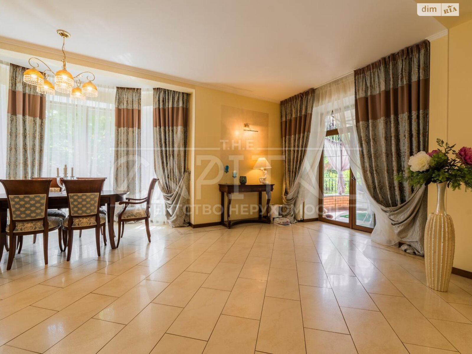 триповерховий будинок з гаражем, 488 кв. м, цегла. Продаж у Гореничах фото 1 триповерховий будинок з гаражем, 488 кв. м, цегла. Продаж у Гореничах фото 1