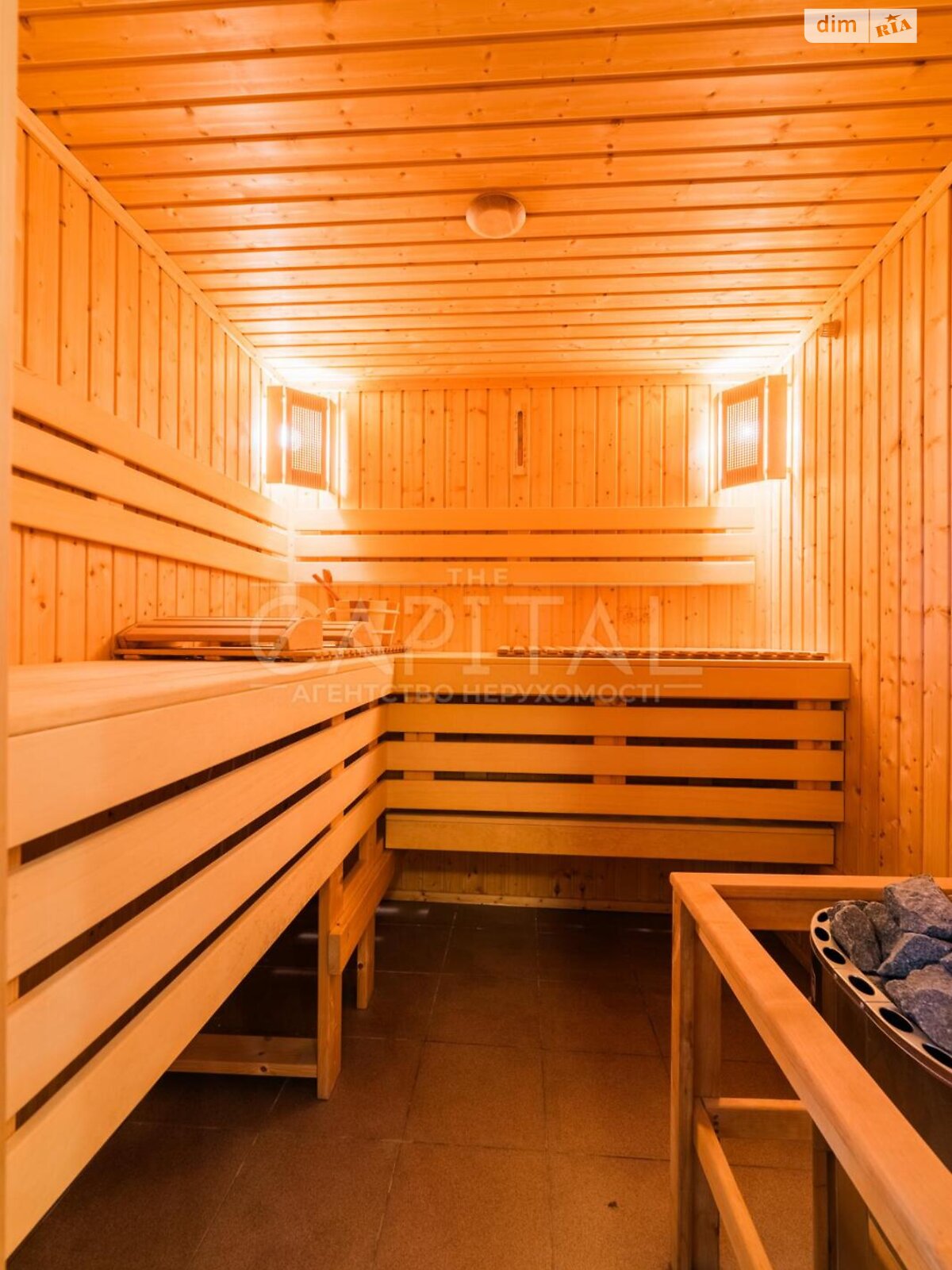 триповерховий будинок з гаражем, 488 кв. м, цегла. Продаж у Гореничах фото 1 триповерховий будинок з гаражем, 488 кв. м, цегла. Продаж у Гореничах фото 1