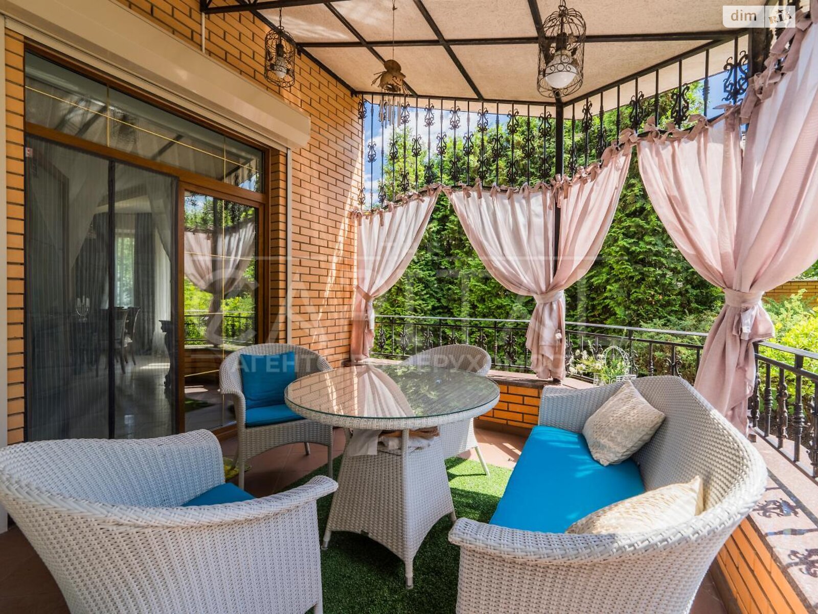 триповерховий будинок з гаражем, 488 кв. м, цегла. Продаж у Гореничах фото 1 триповерховий будинок з гаражем, 488 кв. м, цегла. Продаж у Гореничах фото 1