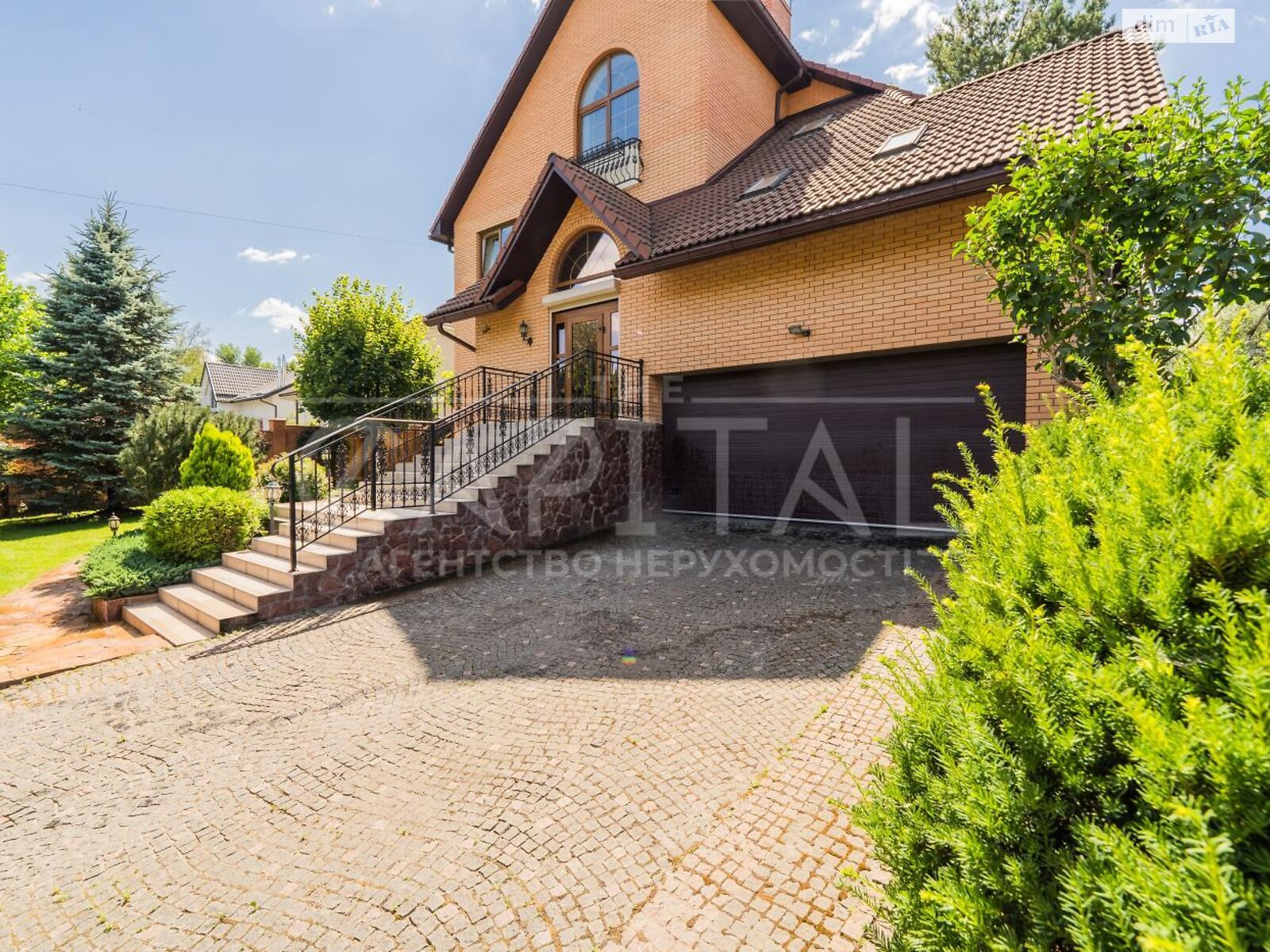 триповерховий будинок з гаражем, 488 кв. м, цегла. Продаж у Гореничах фото 1 триповерховий будинок з гаражем, 488 кв. м, цегла. Продаж у Гореничах фото 1