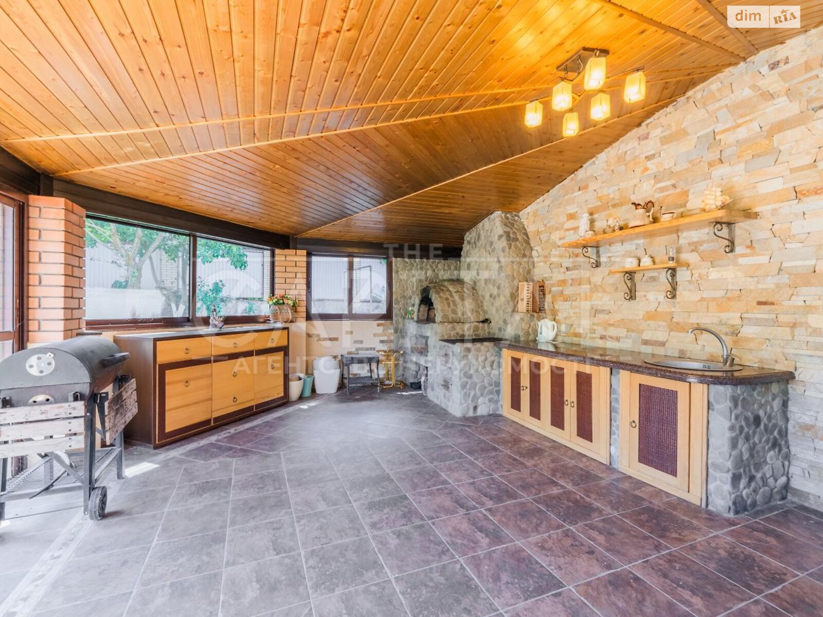 триповерховий будинок з гаражем, 488 кв. м, цегла. Продаж у Гореничах фото 1 триповерховий будинок з гаражем, 488 кв. м, цегла. Продаж у Гореничах фото 1
