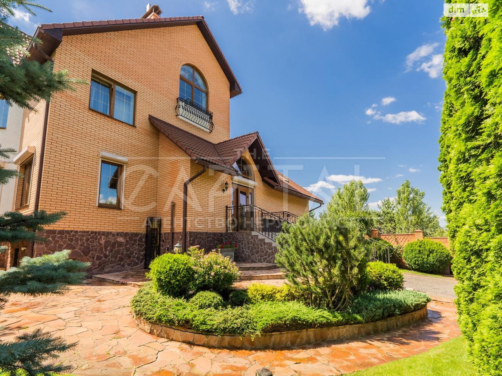 триповерховий будинок з гаражем, 488 кв. м, цегла. Продаж у Гореничах фото 1 триповерховий будинок з гаражем, 488 кв. м, цегла. Продаж у Гореничах фото 1