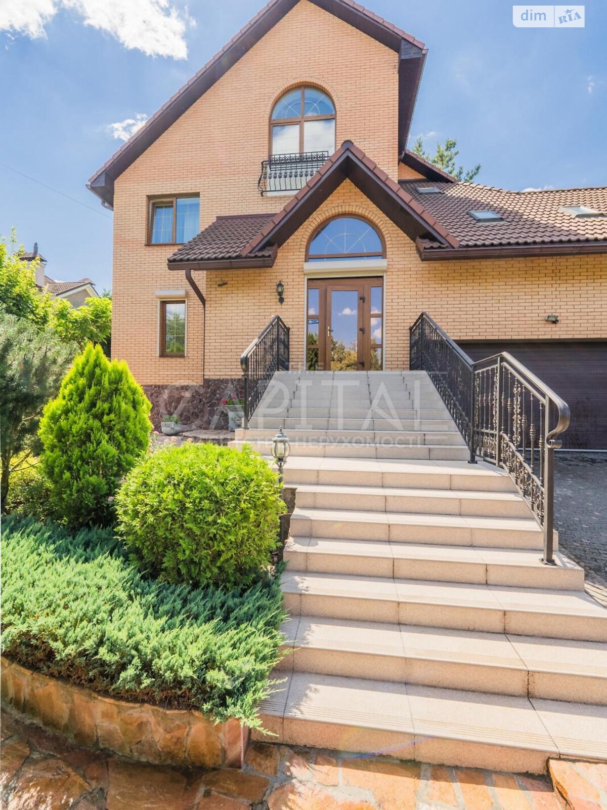 триповерховий будинок з гаражем, 488 кв. м, цегла. Продаж у Гореничах фото 1 триповерховий будинок з гаражем, 488 кв. м, цегла. Продаж у Гореничах фото 1