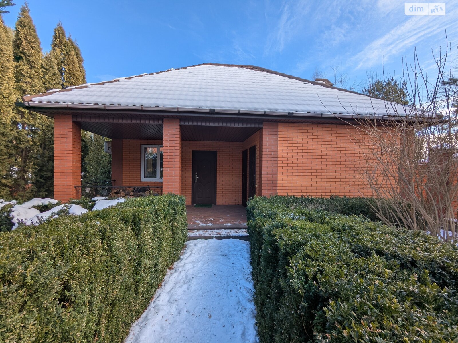 триповерховий будинок з гаражем, 398.5 кв. м, цегла. Продаж у Гореничах фото 1 триповерховий будинок з гаражем, 398.5 кв. м, цегла. Продаж у Гореничах фото 1