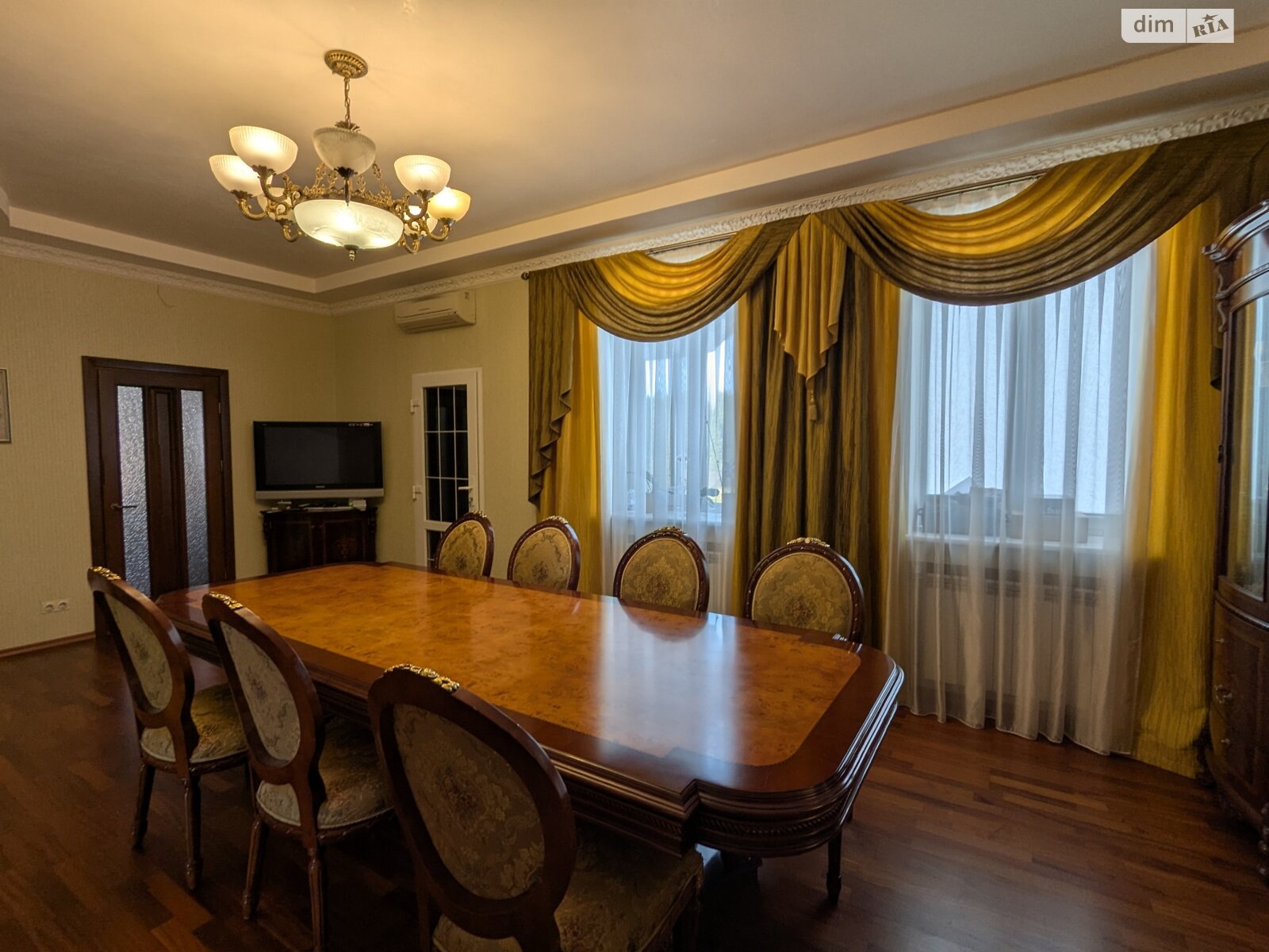 триповерховий будинок з гаражем, 398.5 кв. м, цегла. Продаж у Гореничах фото 1 триповерховий будинок з гаражем, 398.5 кв. м, цегла. Продаж у Гореничах фото 1