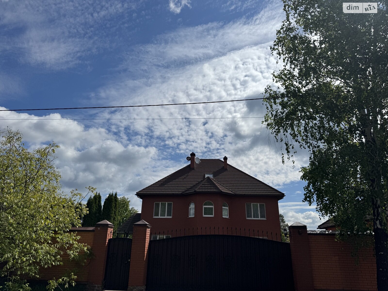 двухэтажный дом с гаражом, 308.5 кв. м, кирпич. Продажа в Гореничах фото 1