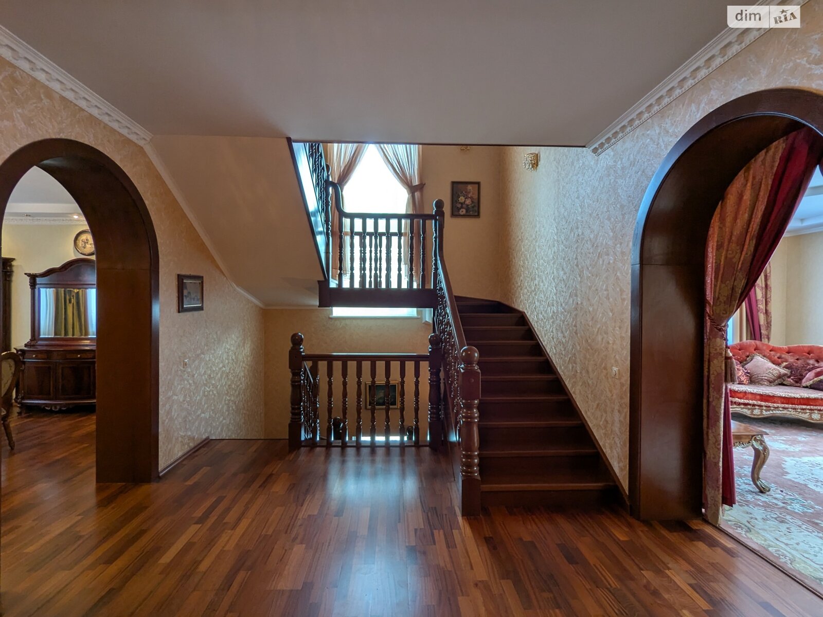 двухэтажный дом с гаражом, 308.5 кв. м, кирпич. Продажа в Гореничах фото 1