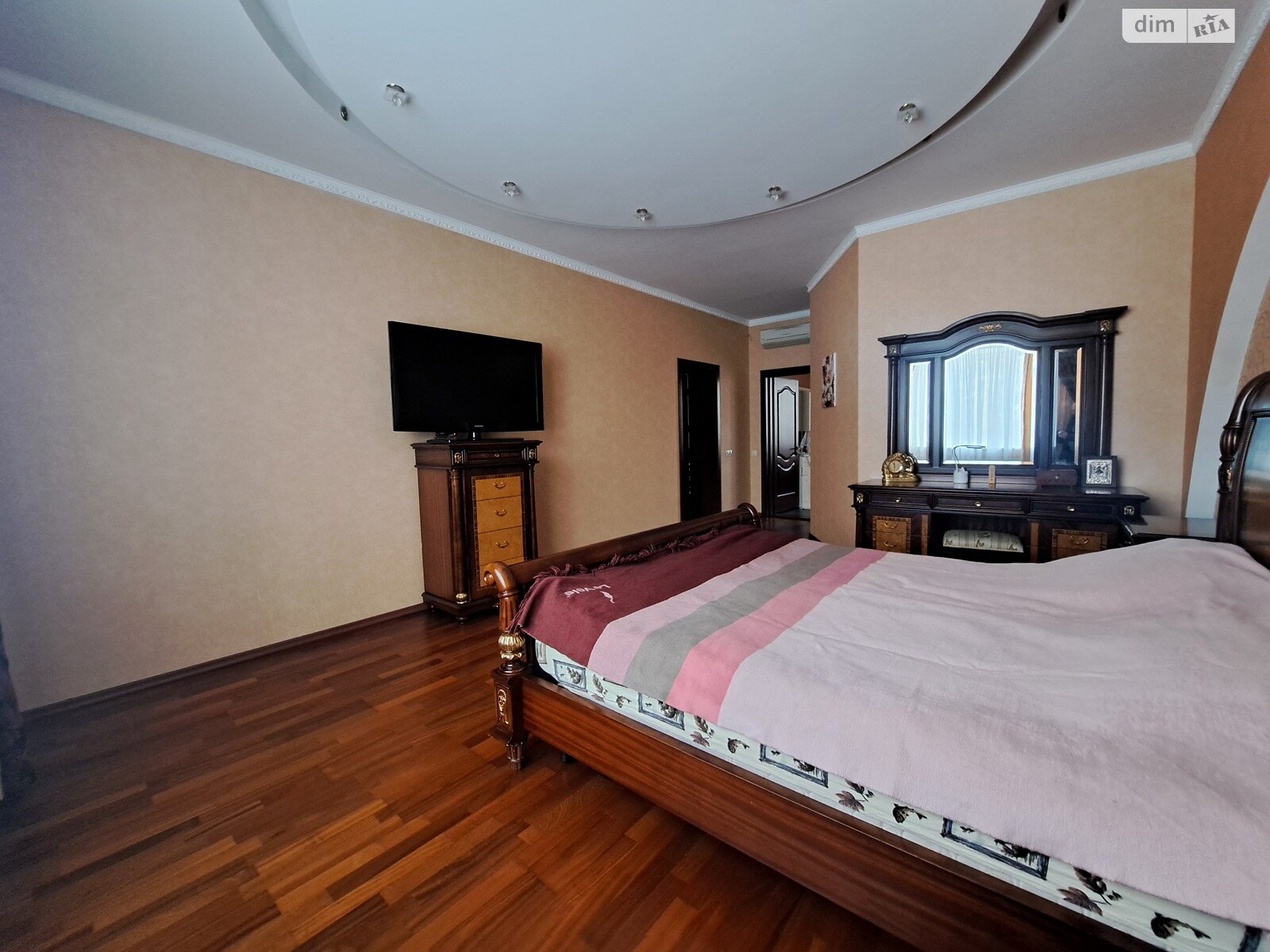 двухэтажный дом с гаражом, 308.5 кв. м, кирпич. Продажа в Гореничах фото 1